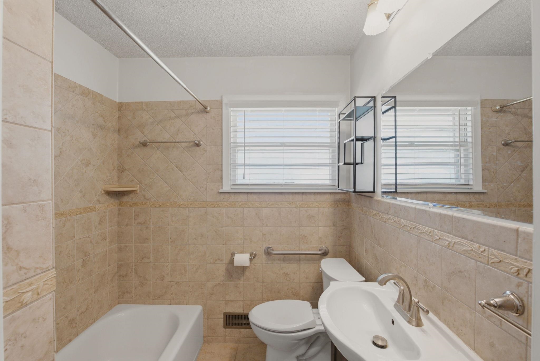1633 N Charles St Property Photo 13
