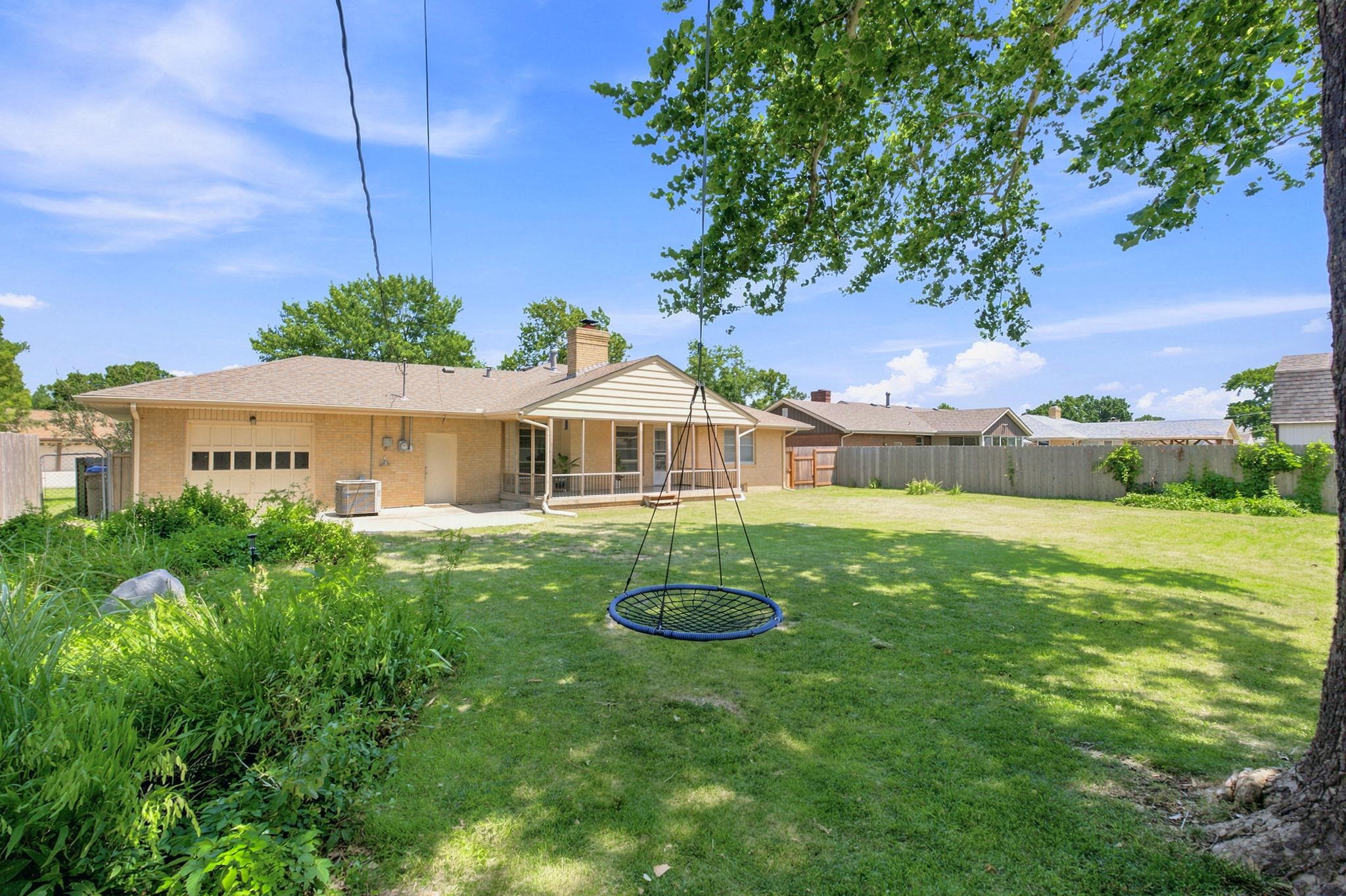 1633 N Charles St Property Photo 27