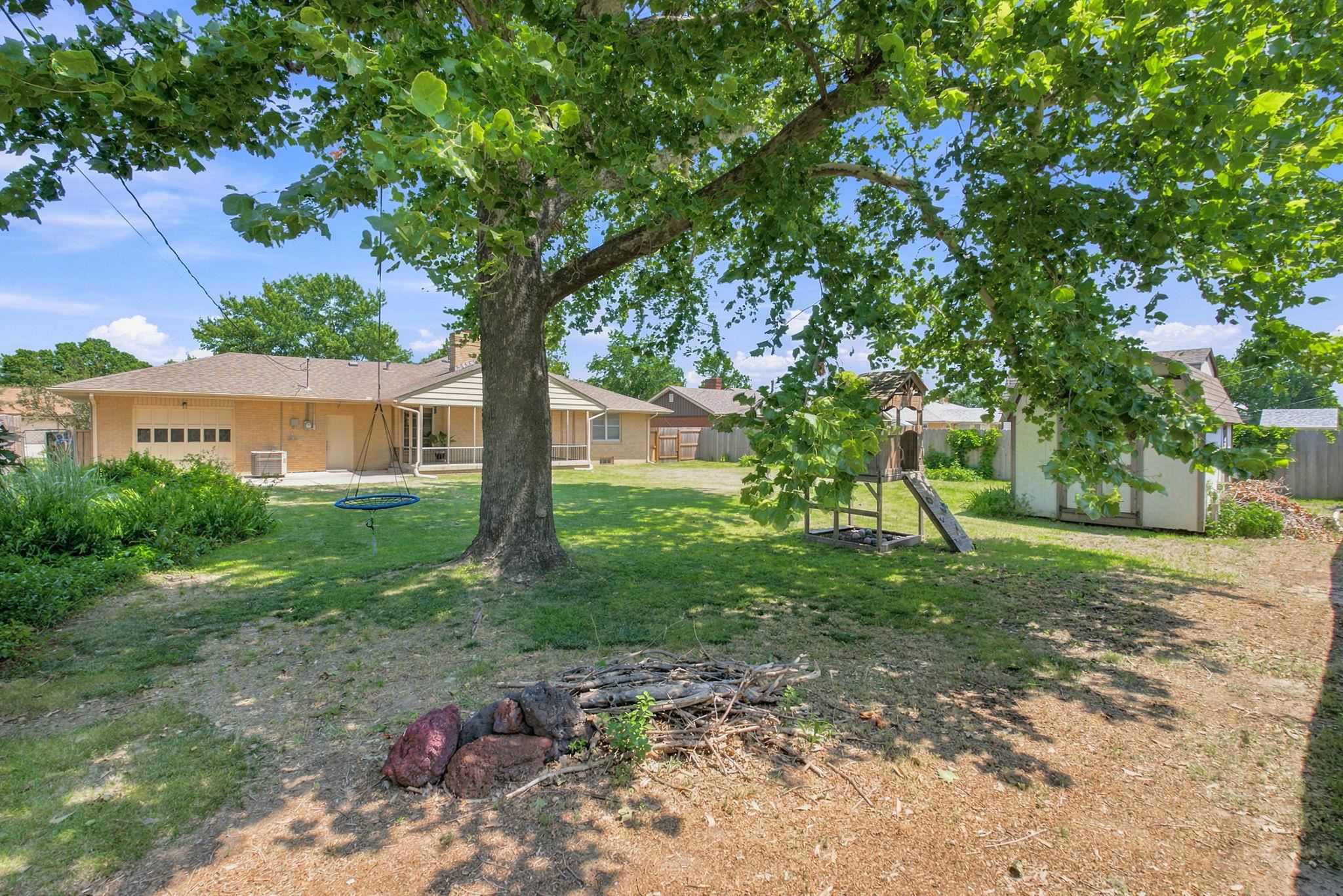 1633 N Charles St Property Photo 28