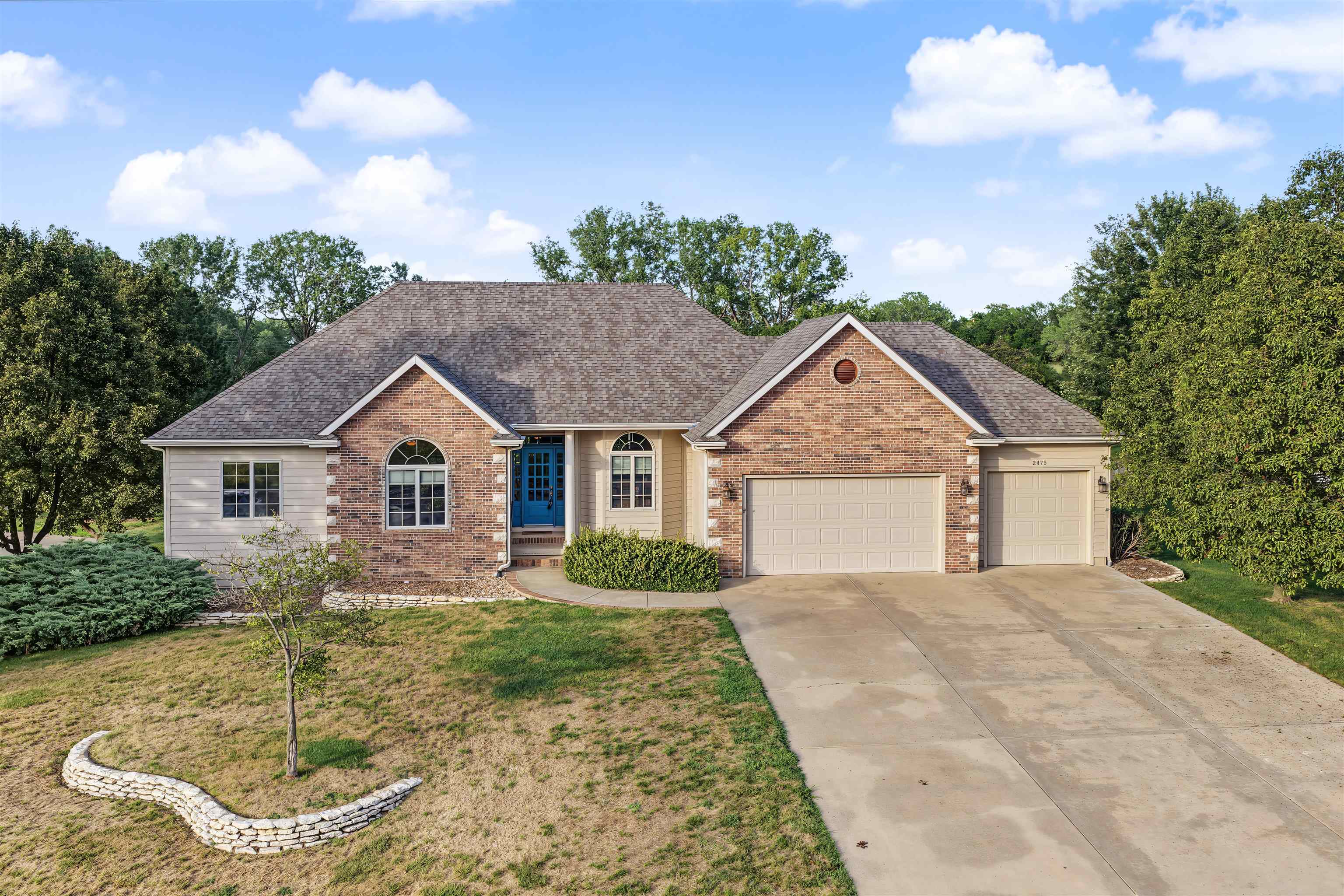 2475 Saint Andrews Ln Property Photo 1