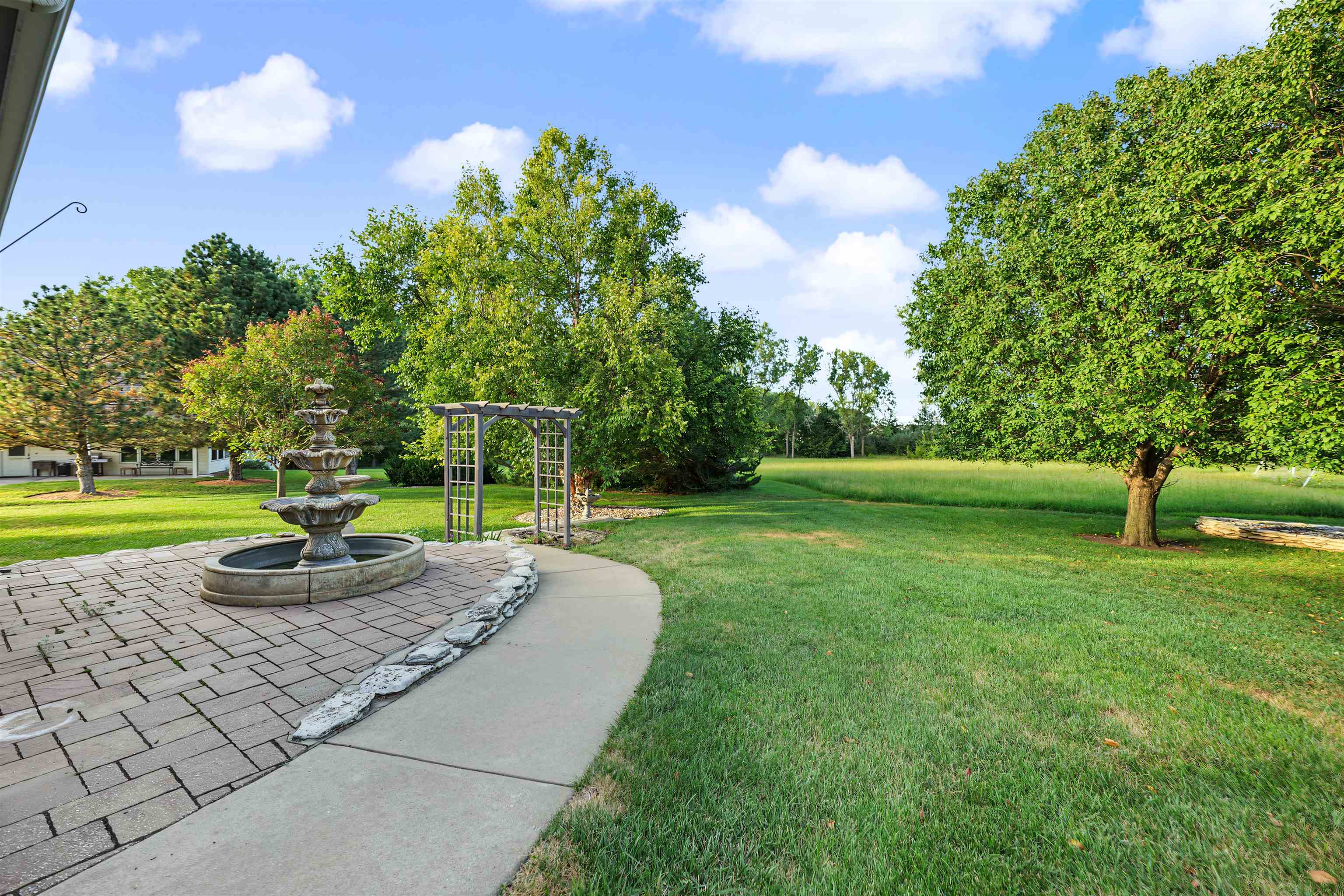 2475 Saint Andrews Ln Property Photo 35