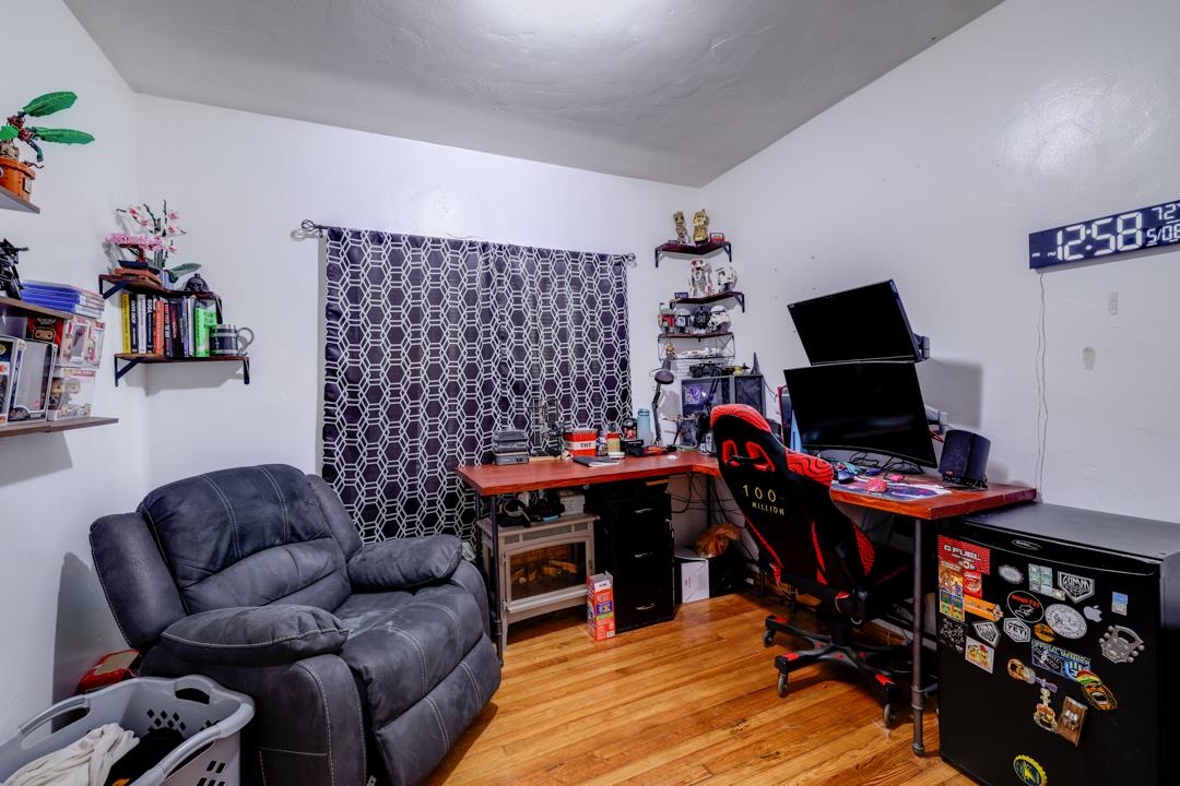 1302 Hackney Property Photo 8
