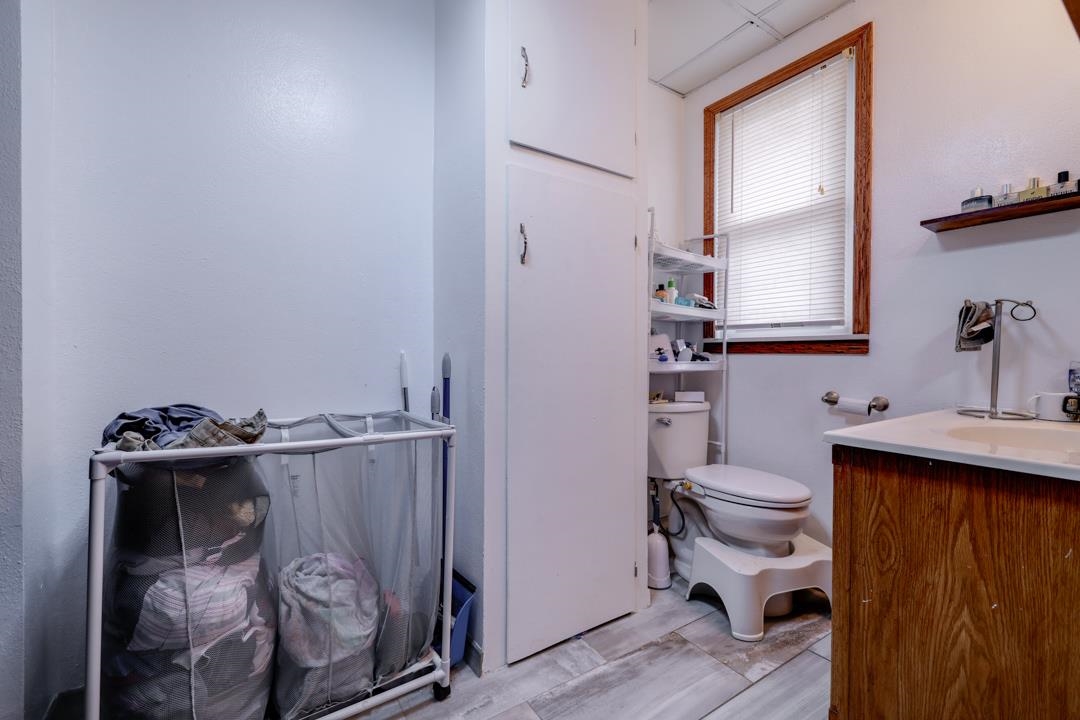 1302 Hackney Property Photo 9