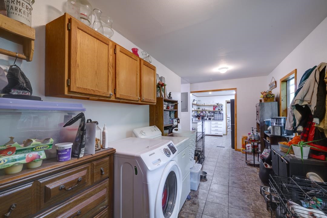 1302 Hackney Property Photo 13