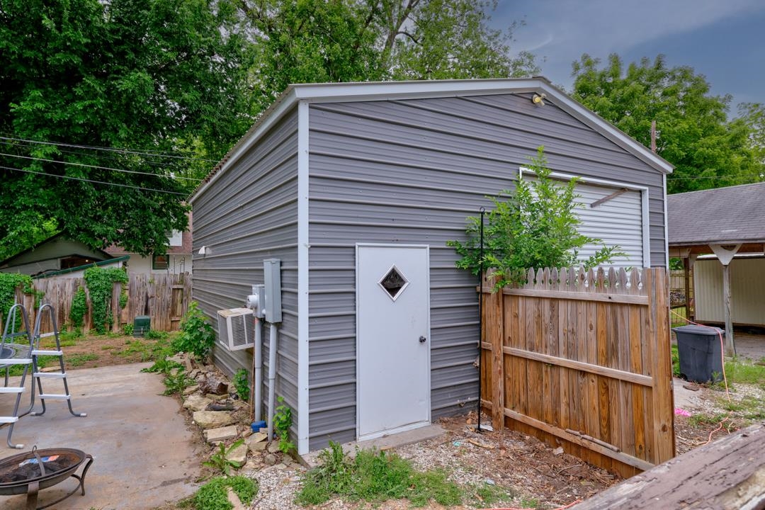 1302 Hackney Property Photo 16