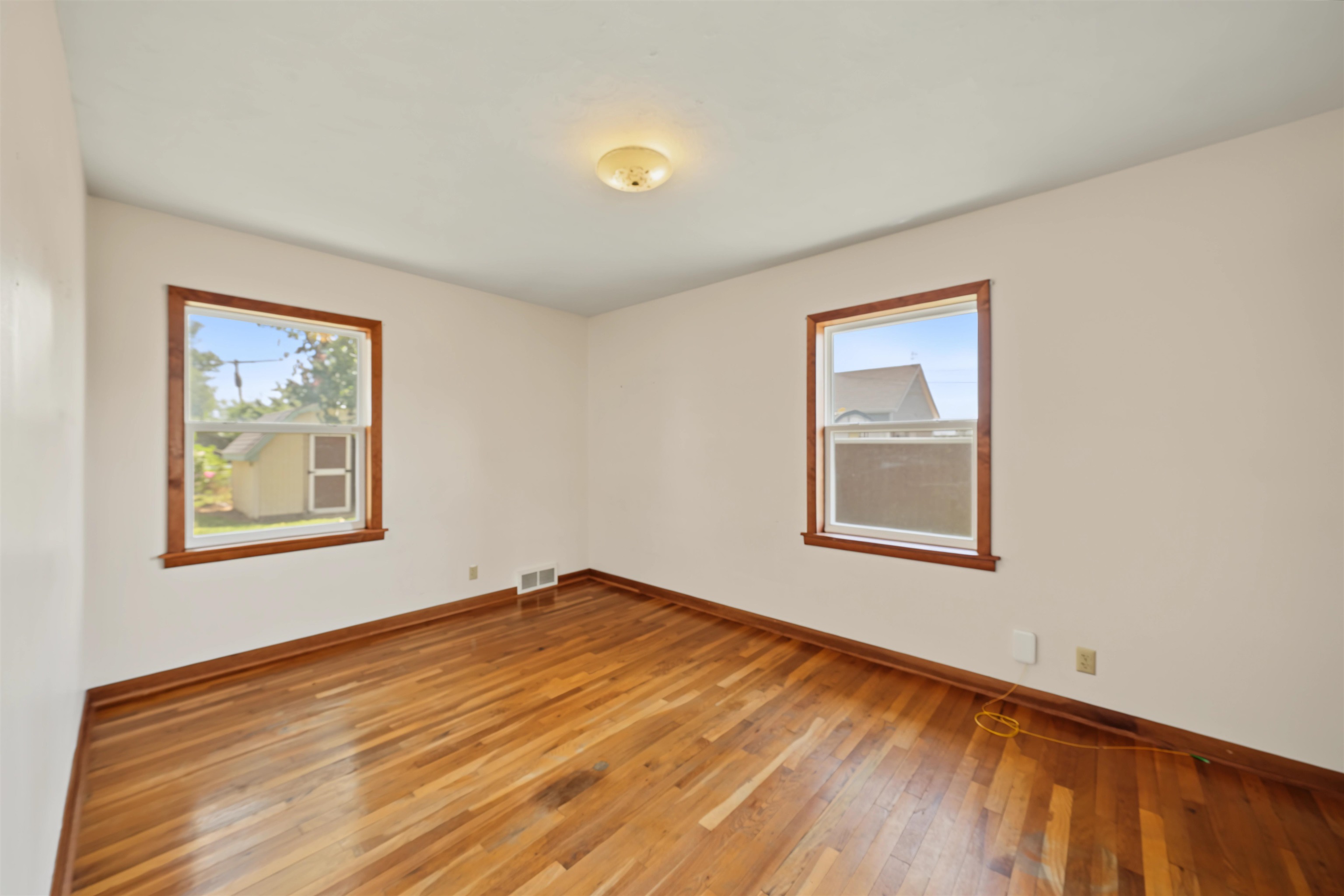 1709 Lewis St Property Photo 6