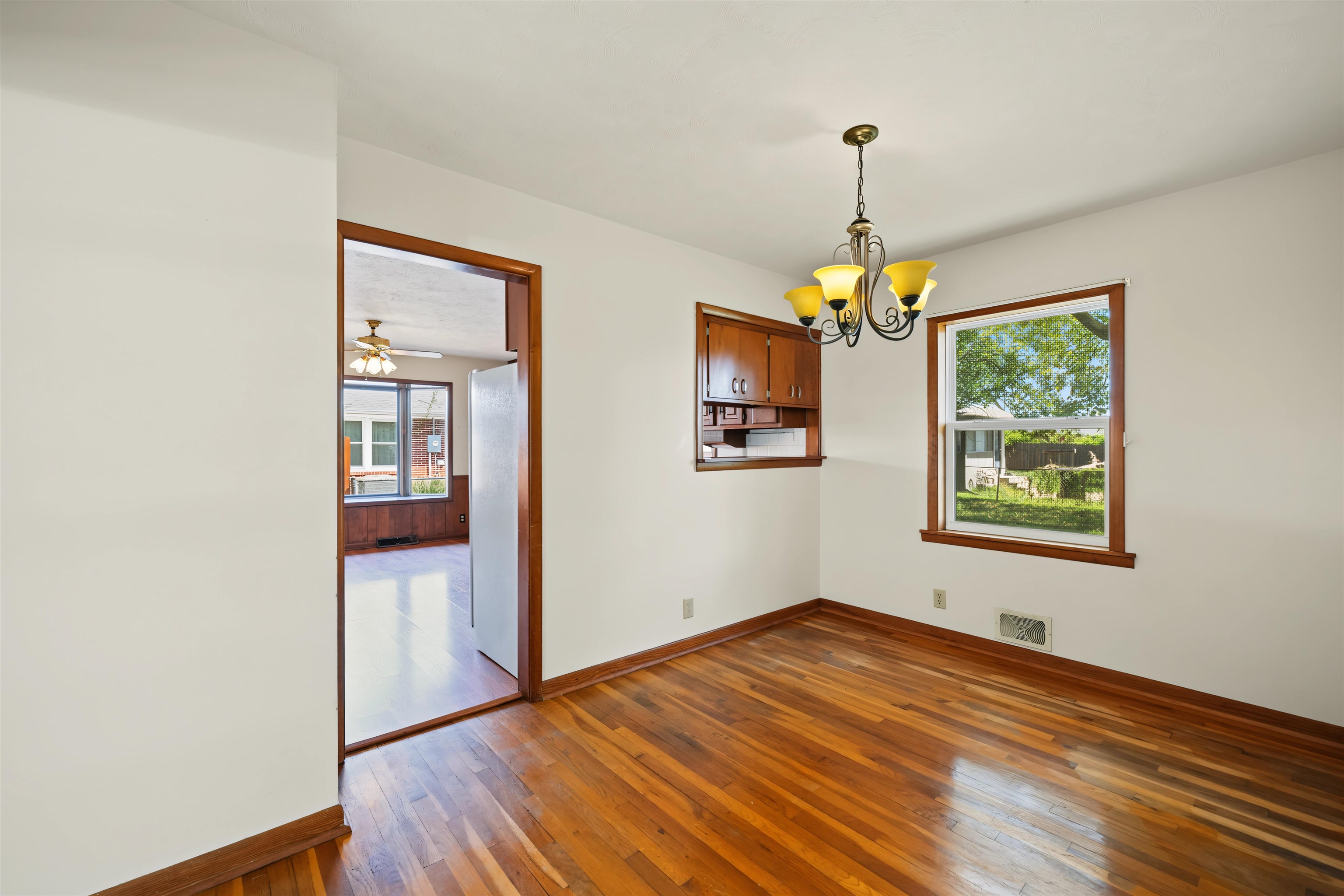 1709 Lewis St Property Photo 9