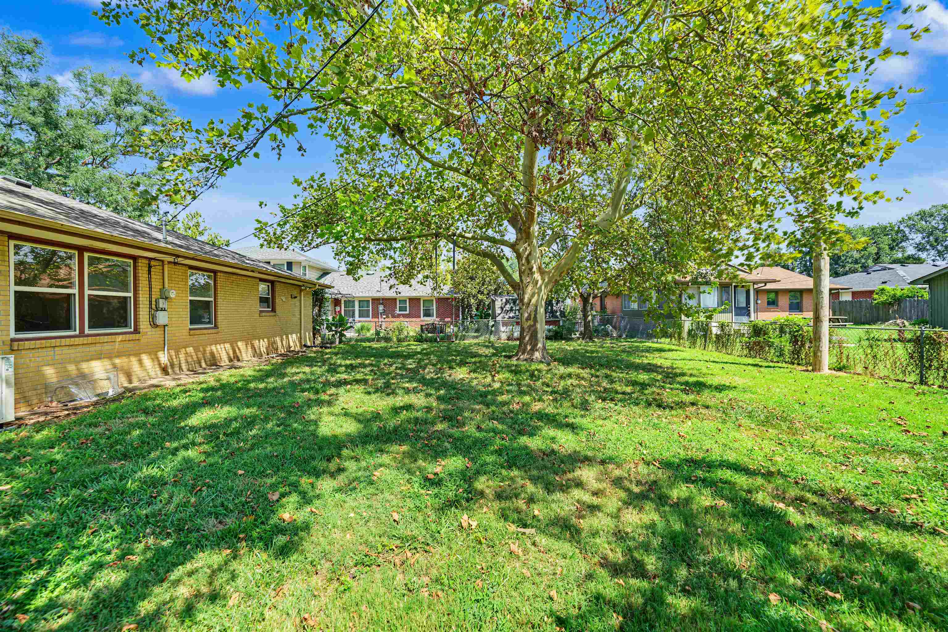 1709 Lewis St Property Photo 25
