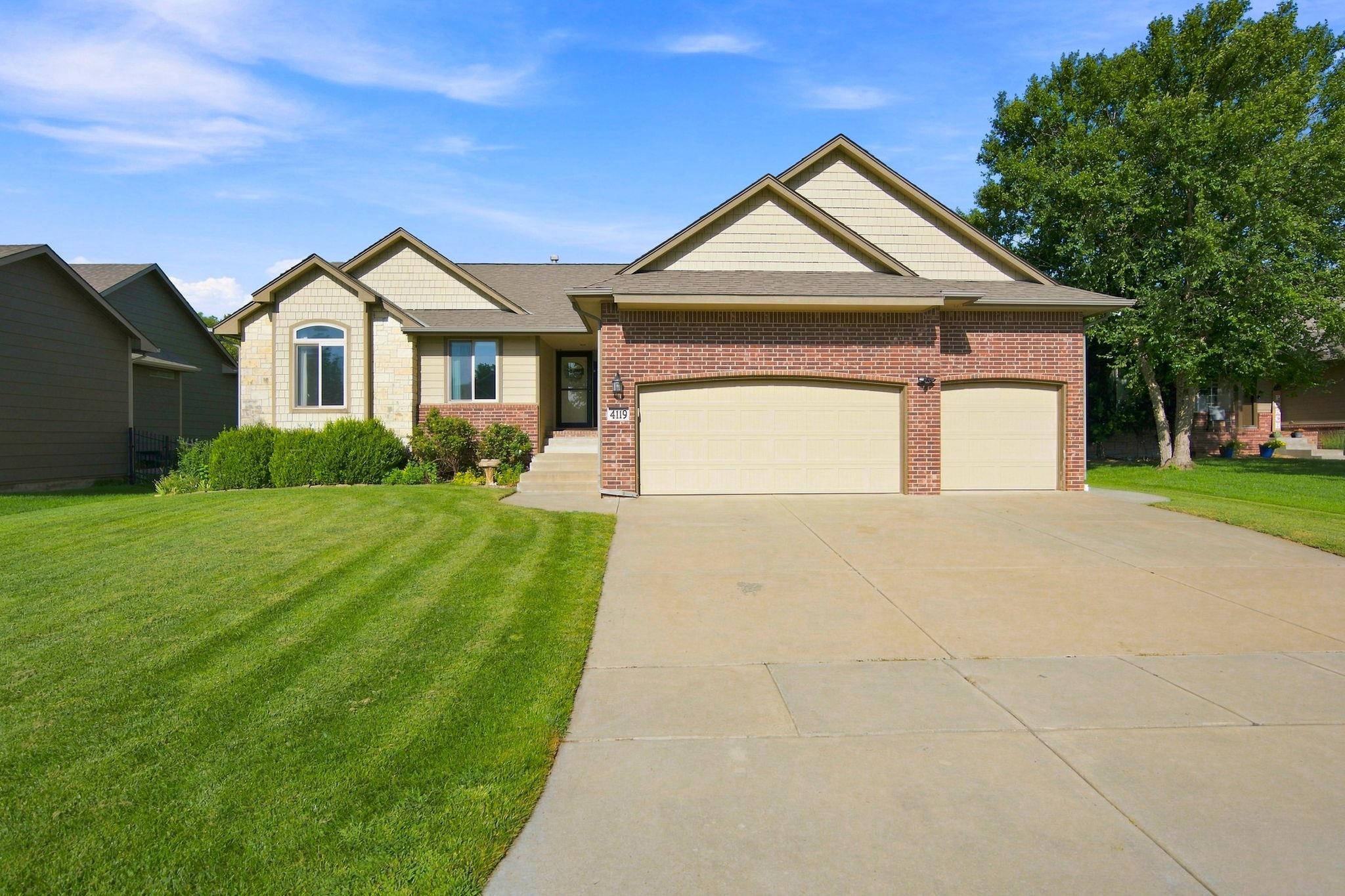4119 N Parkdale Cir Property Photo 1