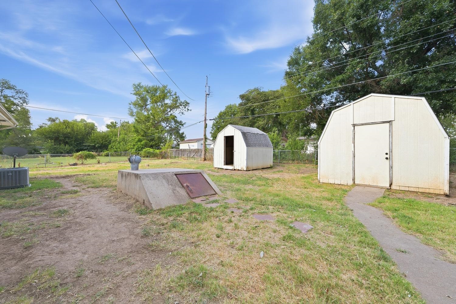 1309 N Baltimore Ave Property Photo 24