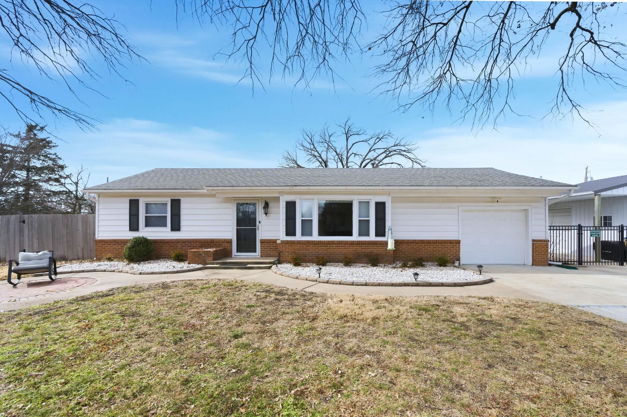 421 Epp St Property Photo 1