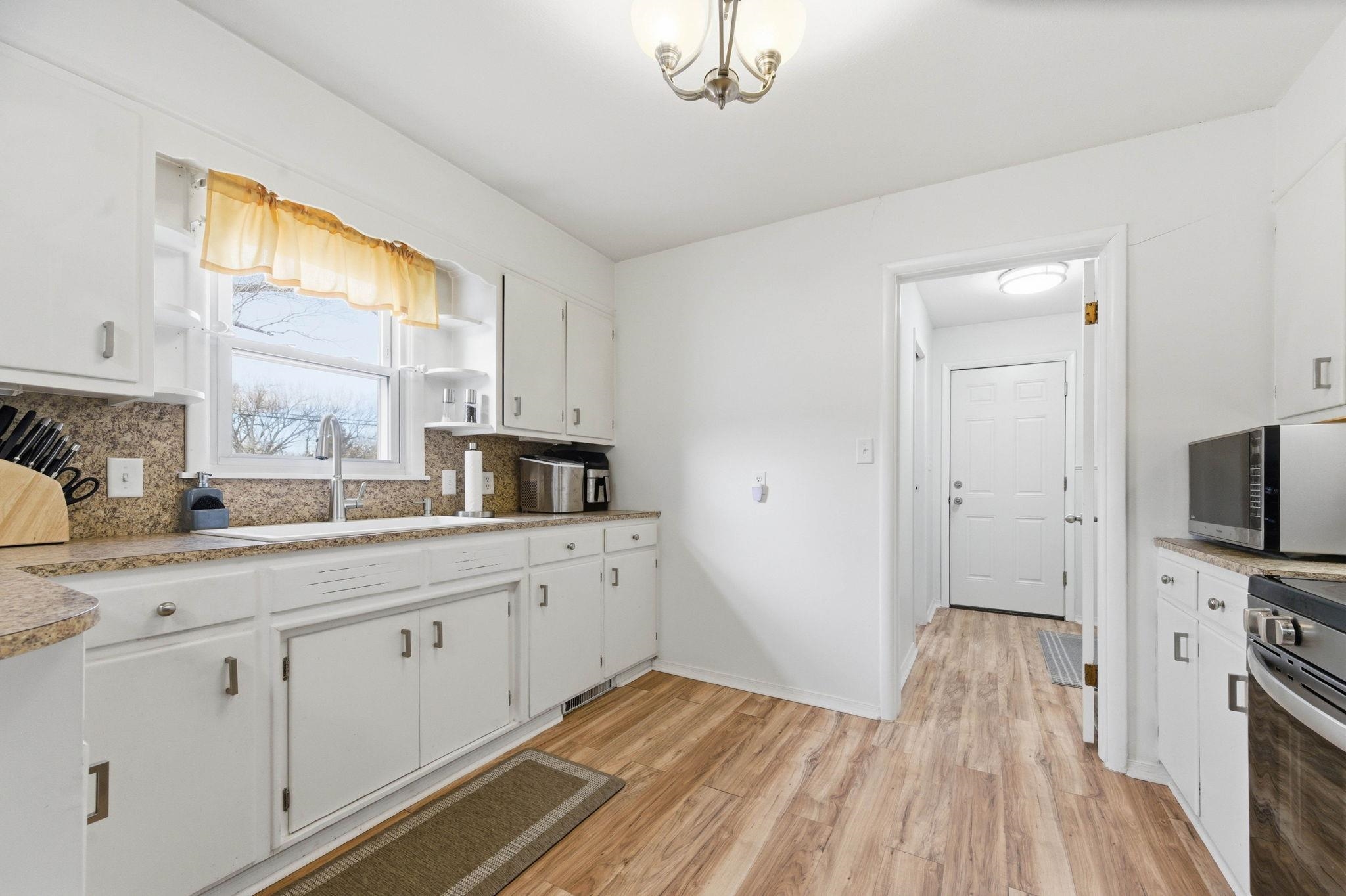 421 Epp St Property Photo 11