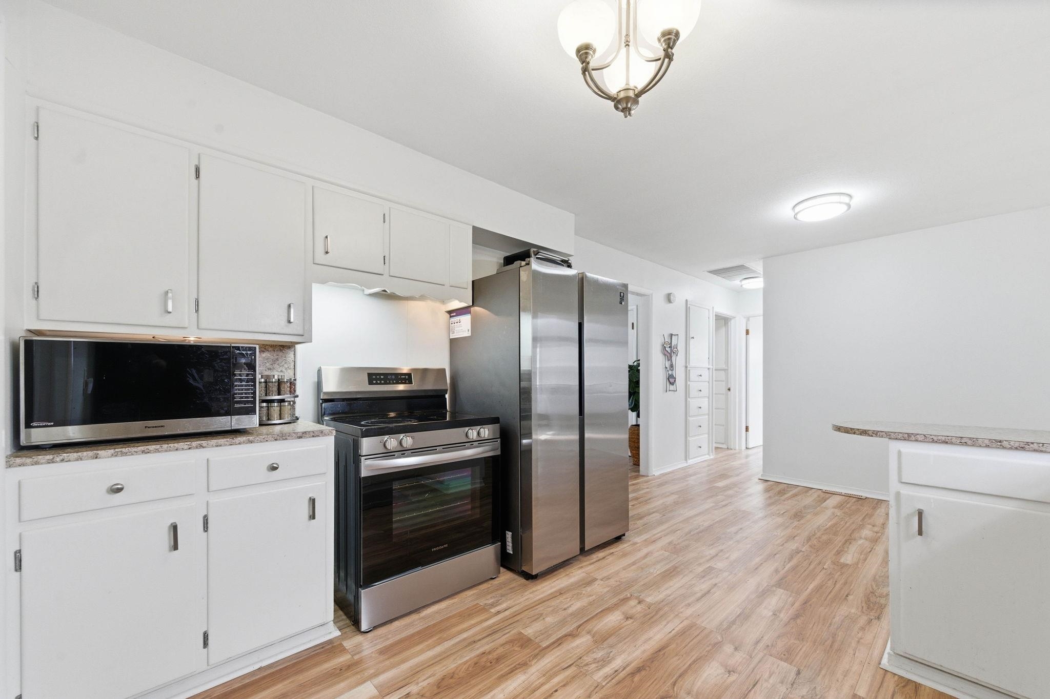 421 Epp St Property Photo 13