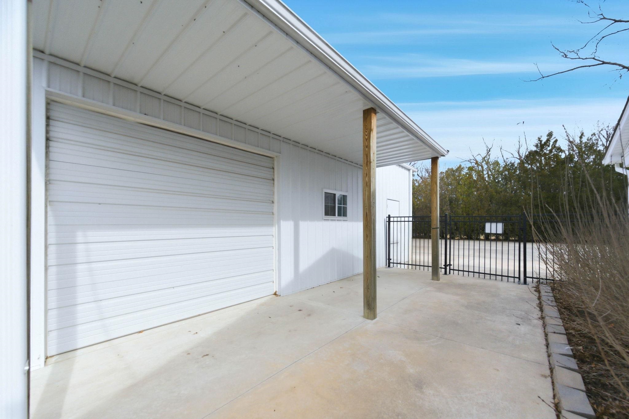 421 Epp St Property Photo 28