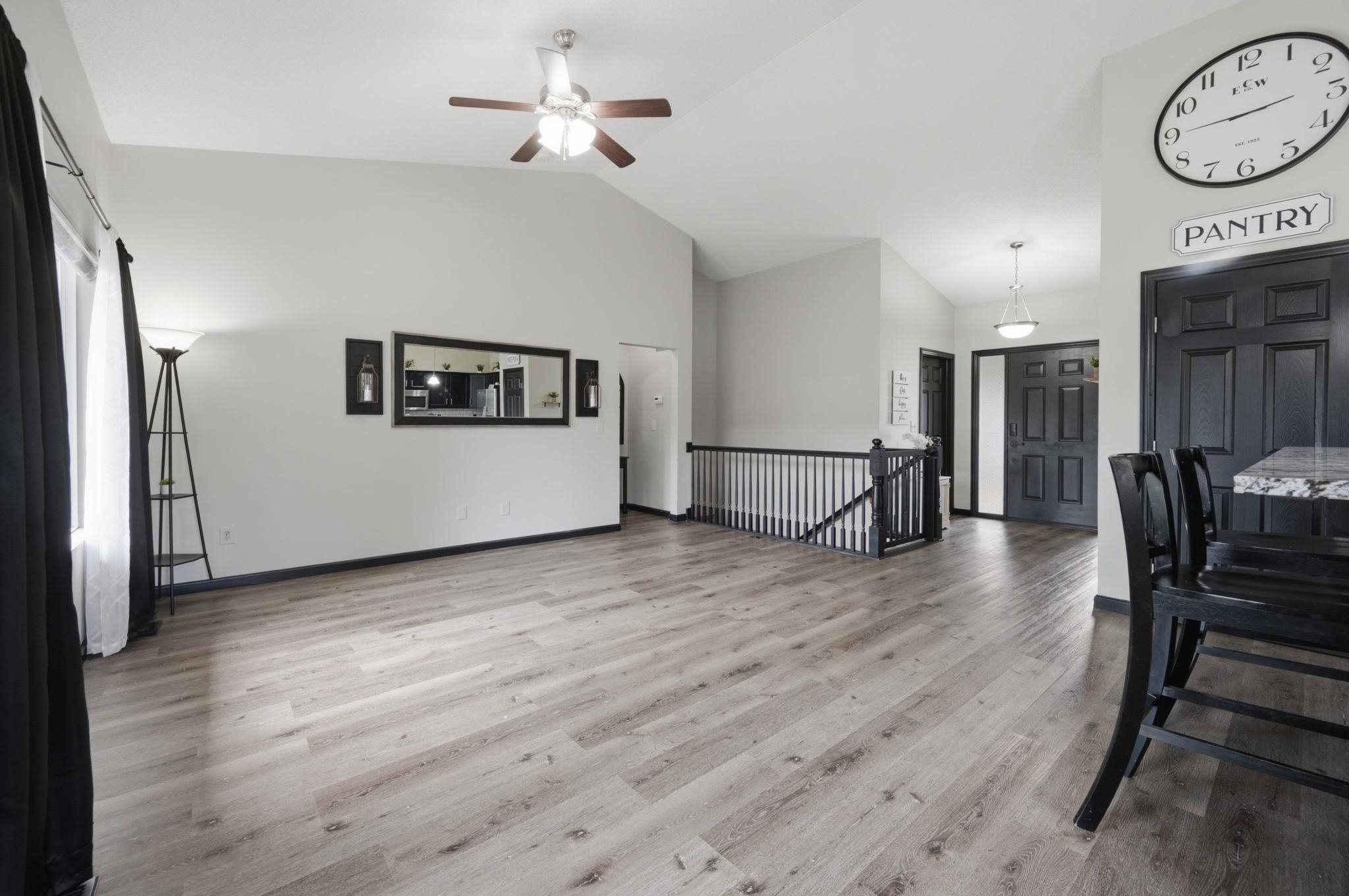 2125 E Brookstone Property Photo 8