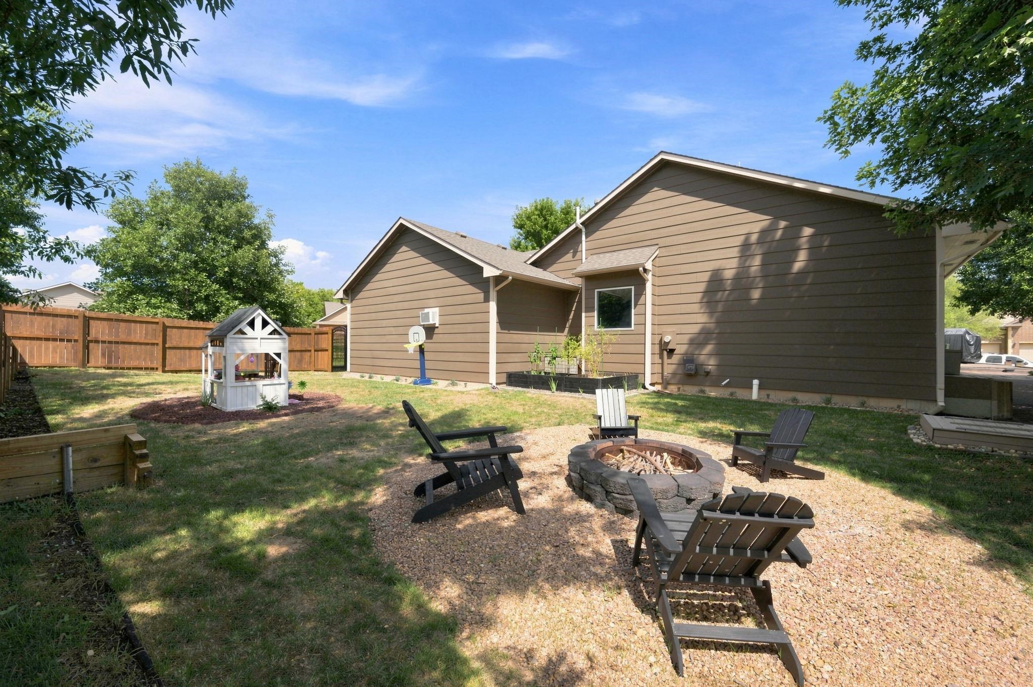 2125 E Brookstone Property Photo 29