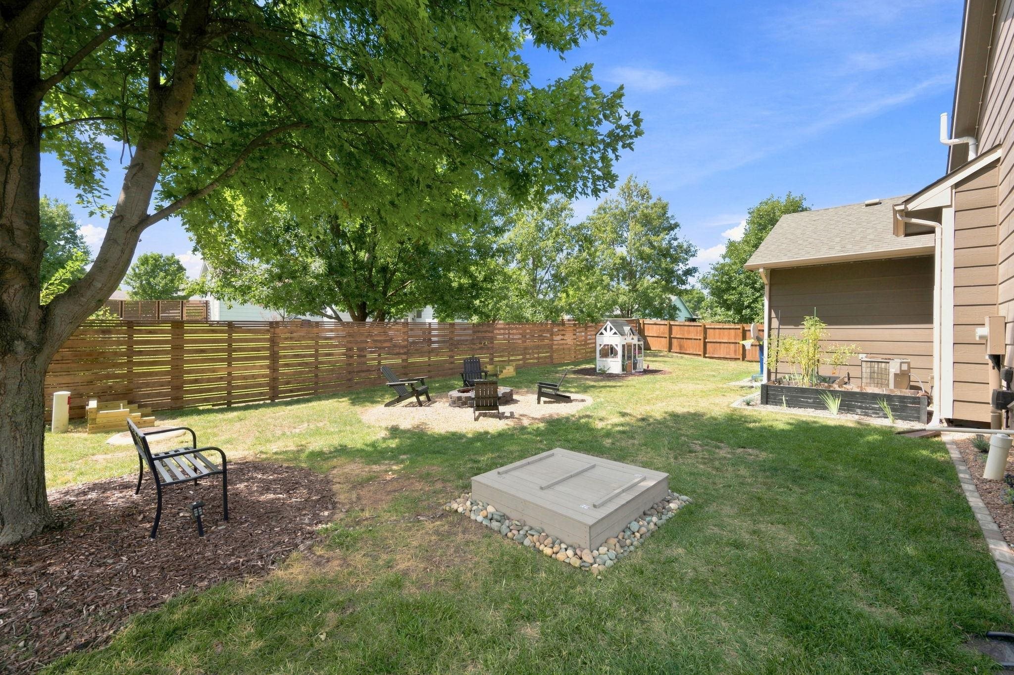 2125 E Brookstone Property Photo 33