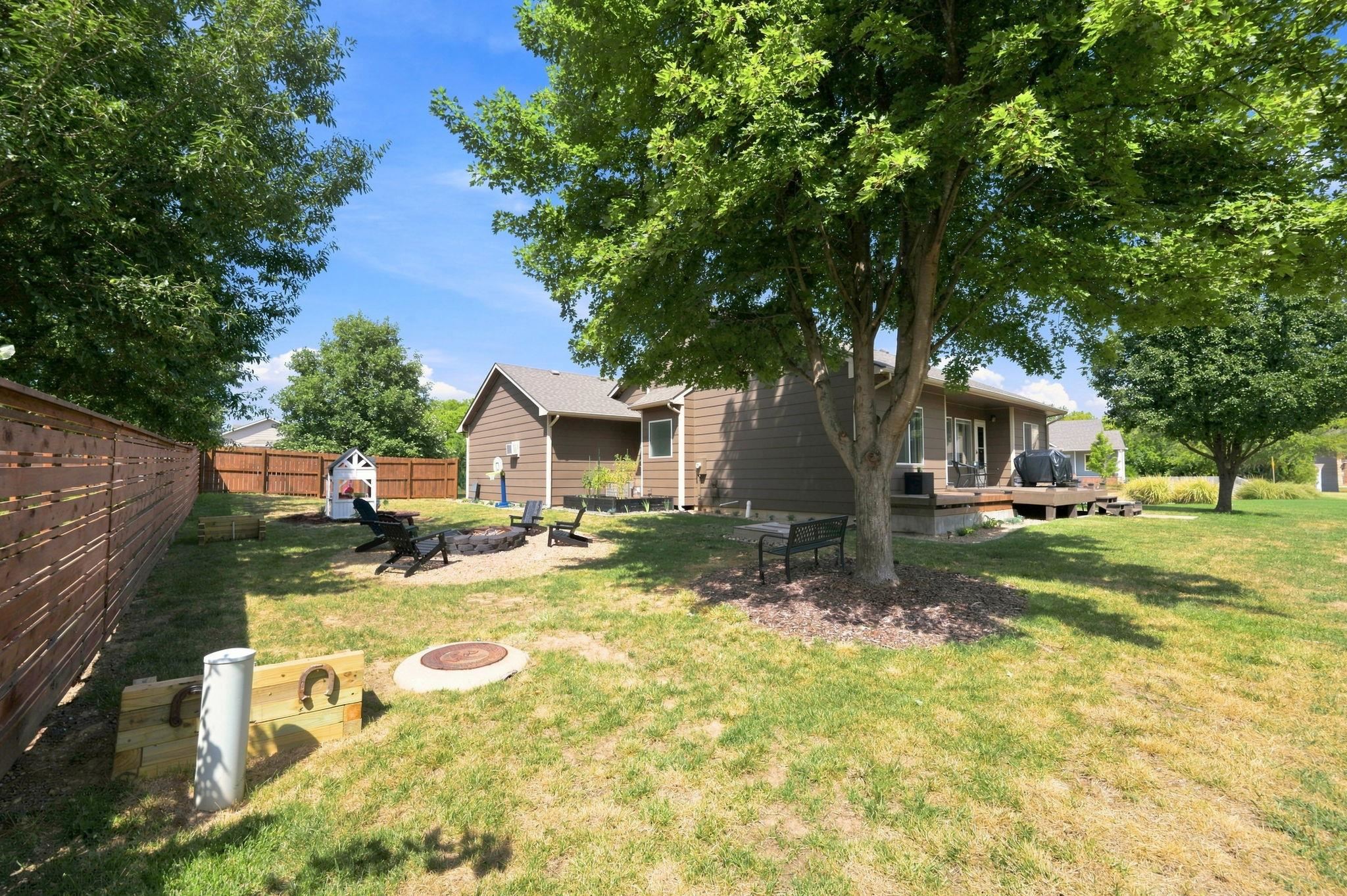 2125 E Brookstone Property Photo 34