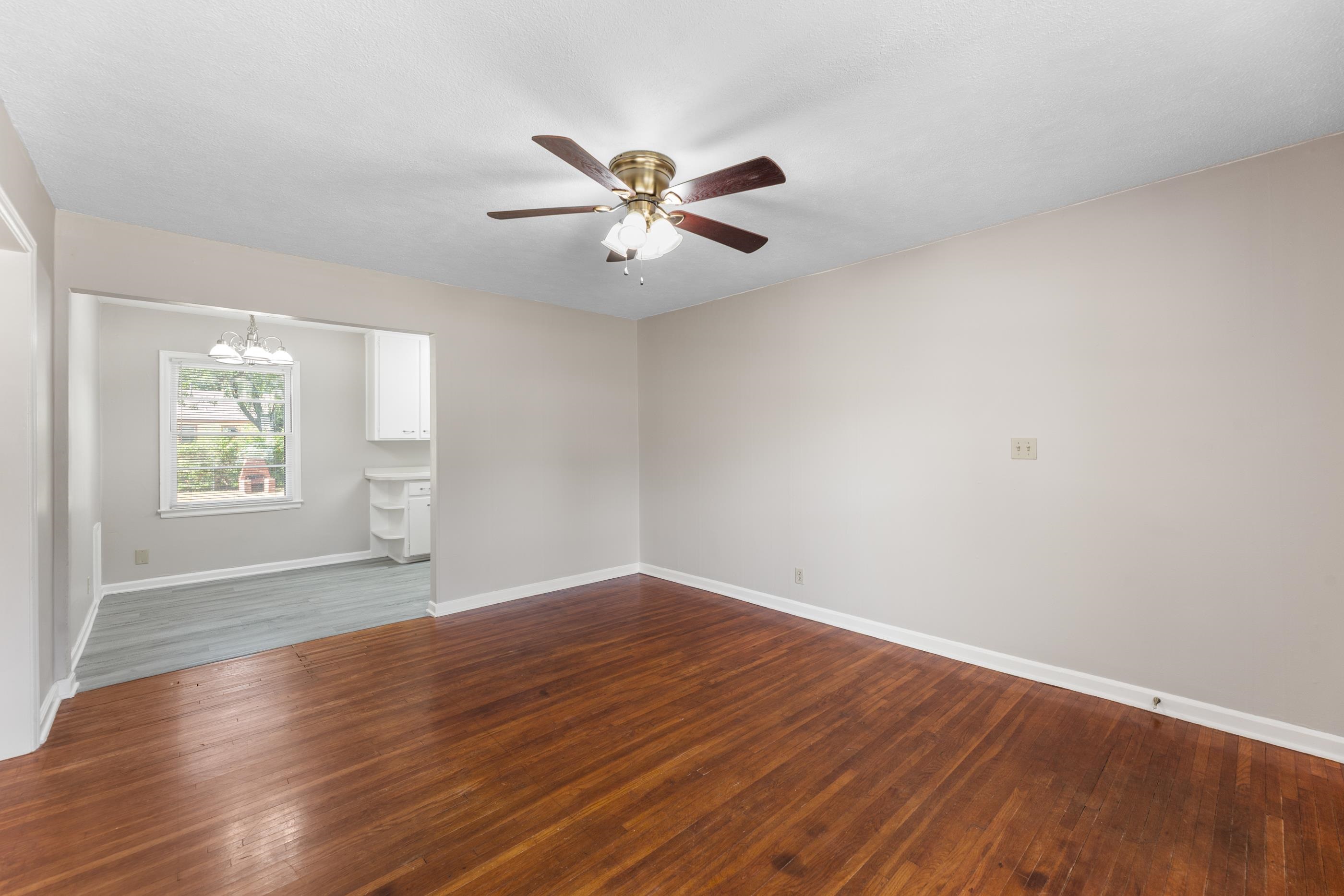 627 S Barlow Property Photo 8