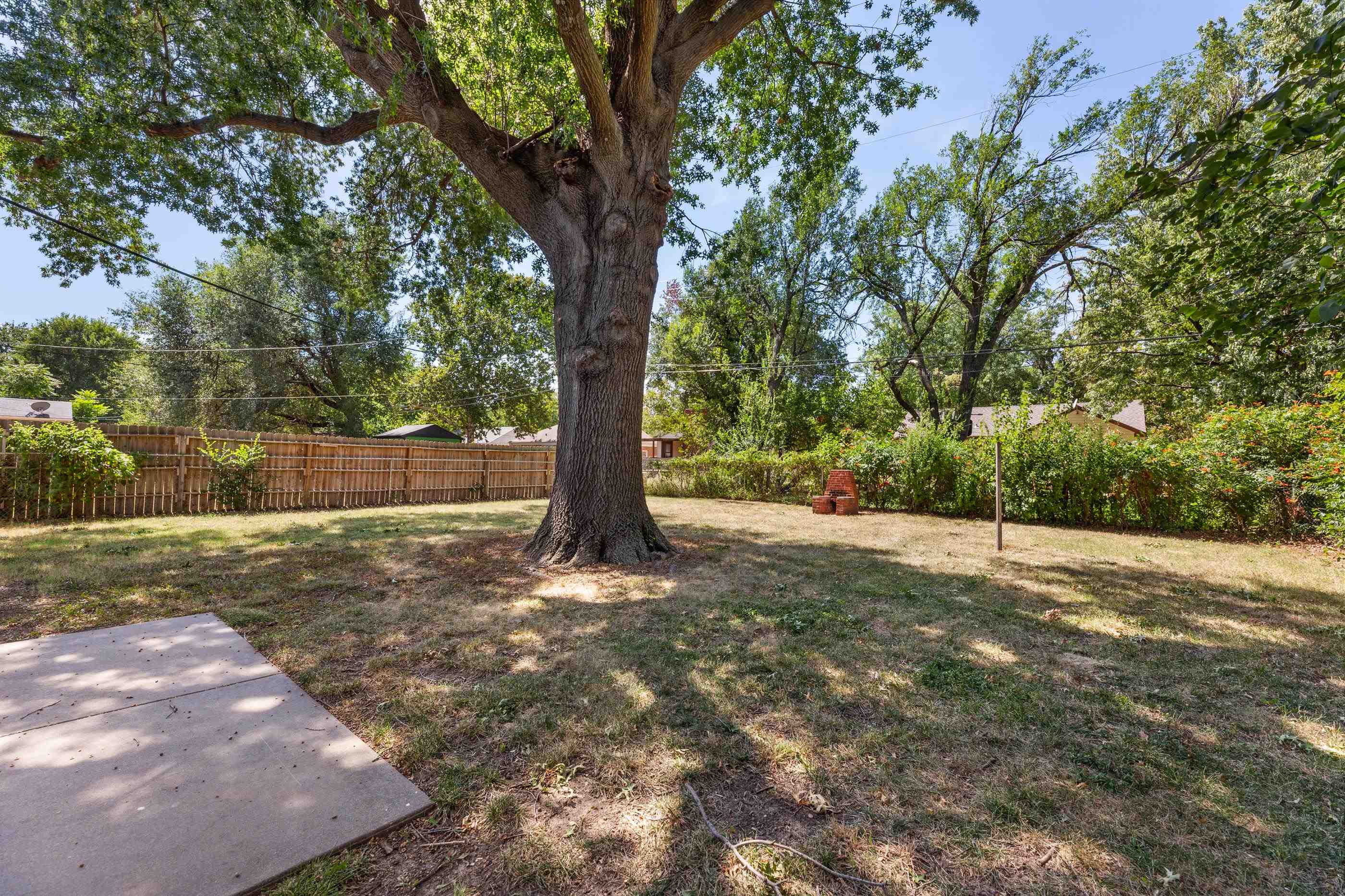 627 S Barlow Property Photo 27