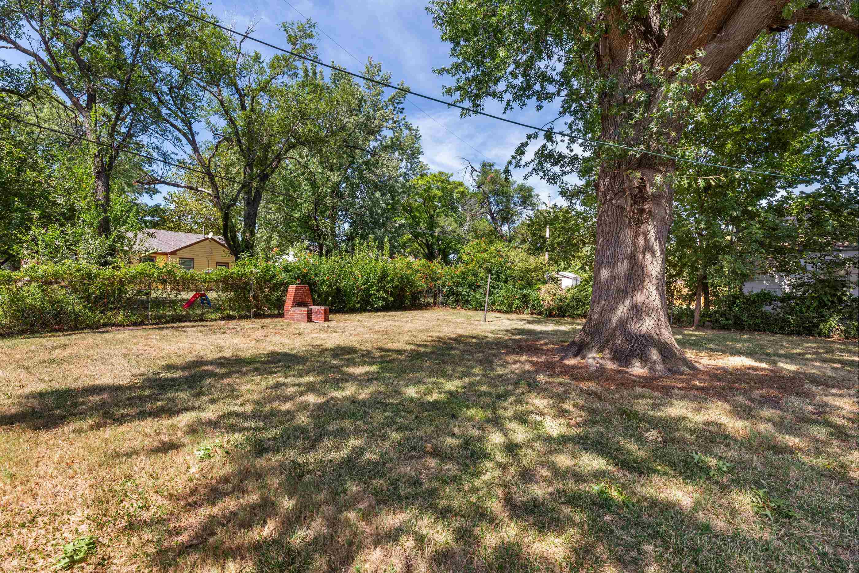 627 S Barlow Property Photo 28