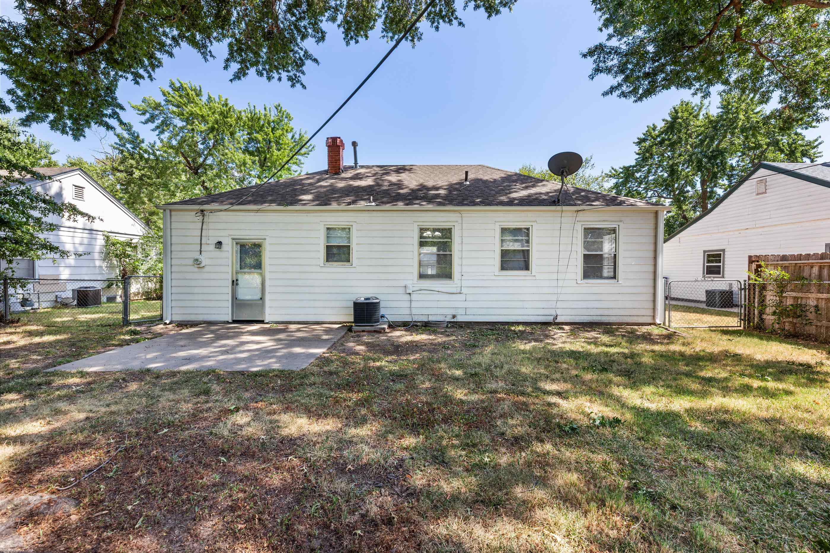627 S Barlow Property Photo 30