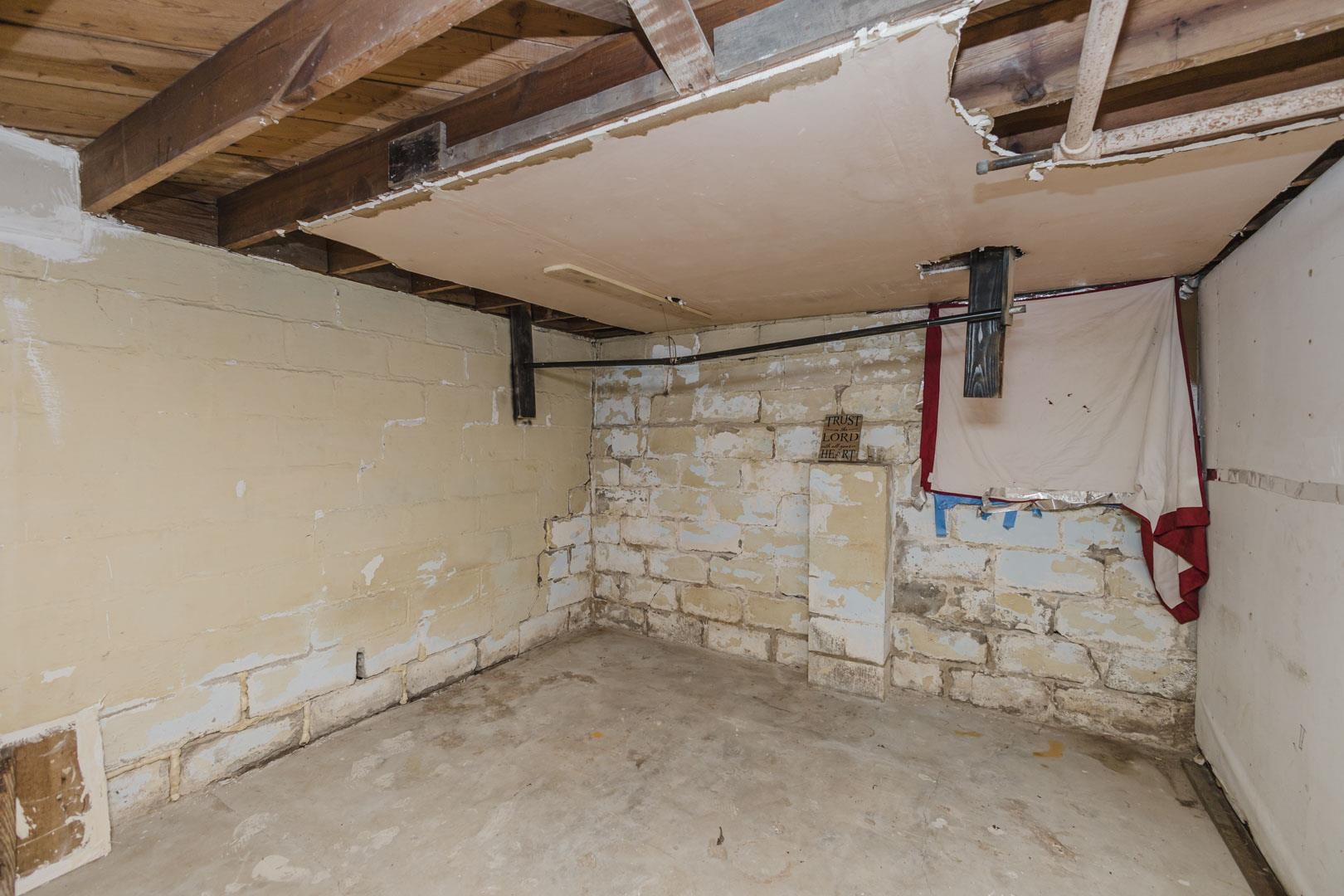 344 N Cleveland Property Photo 21