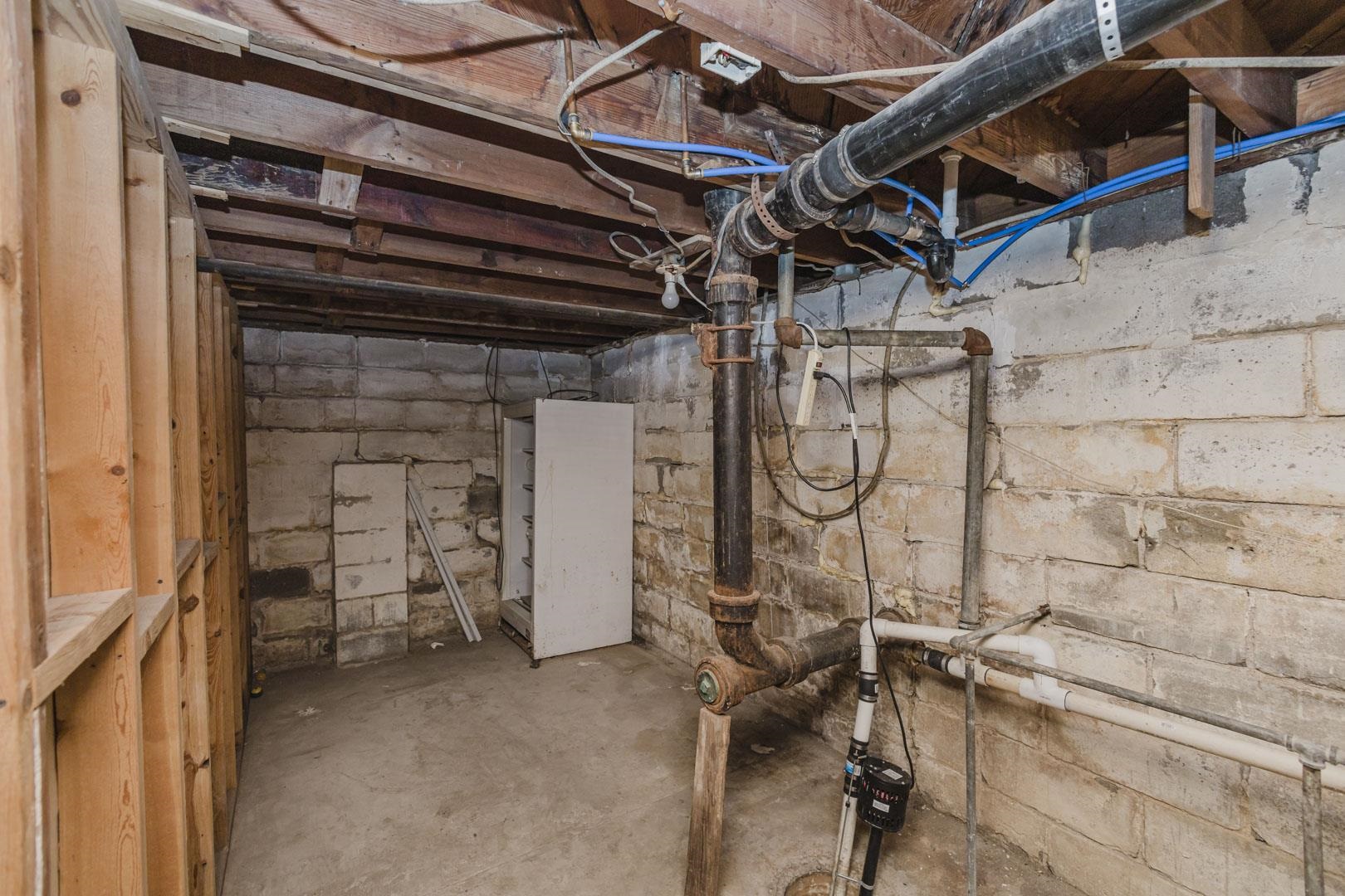 344 N Cleveland Property Photo 24