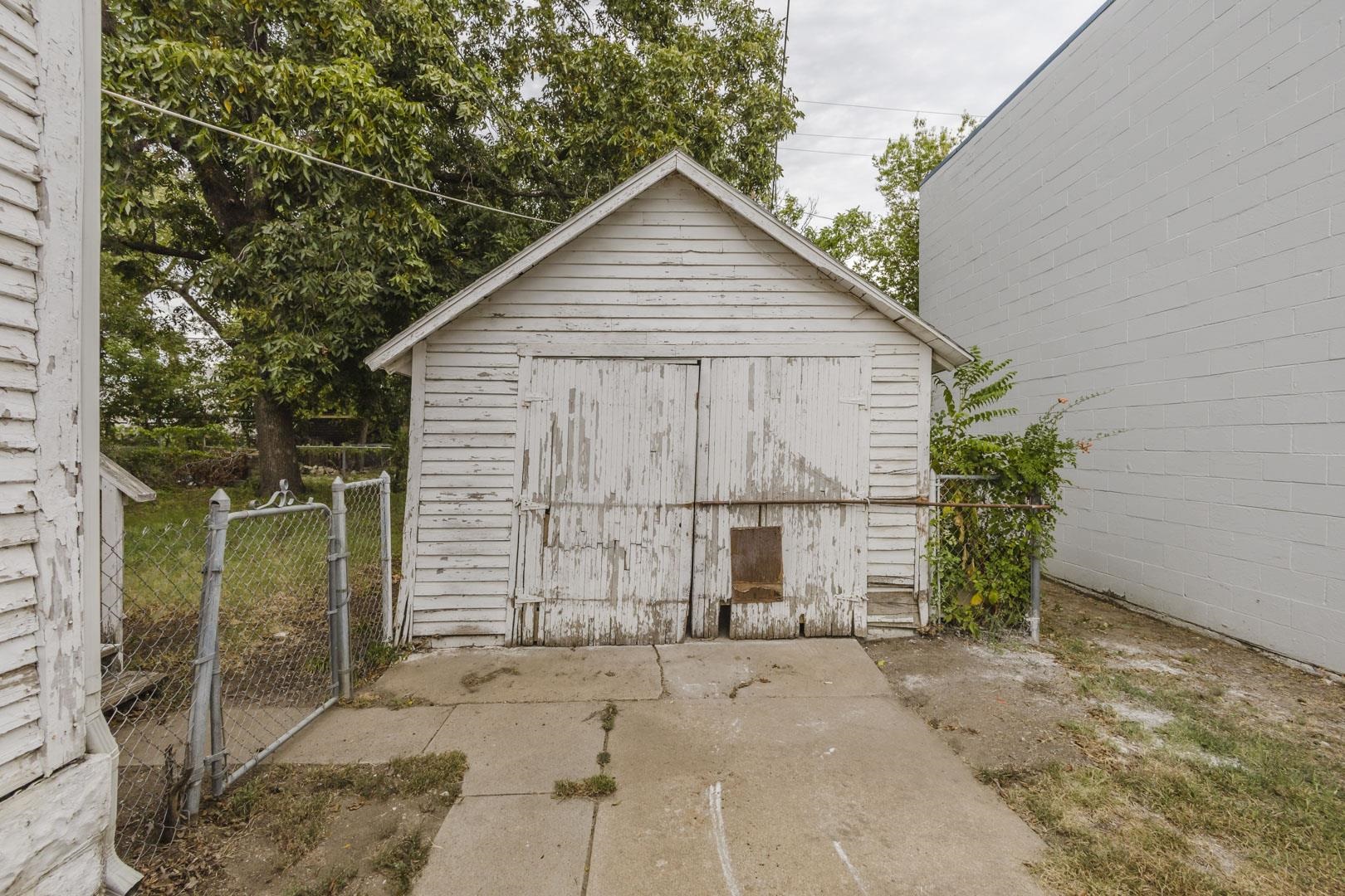 344 N Cleveland Property Photo 25