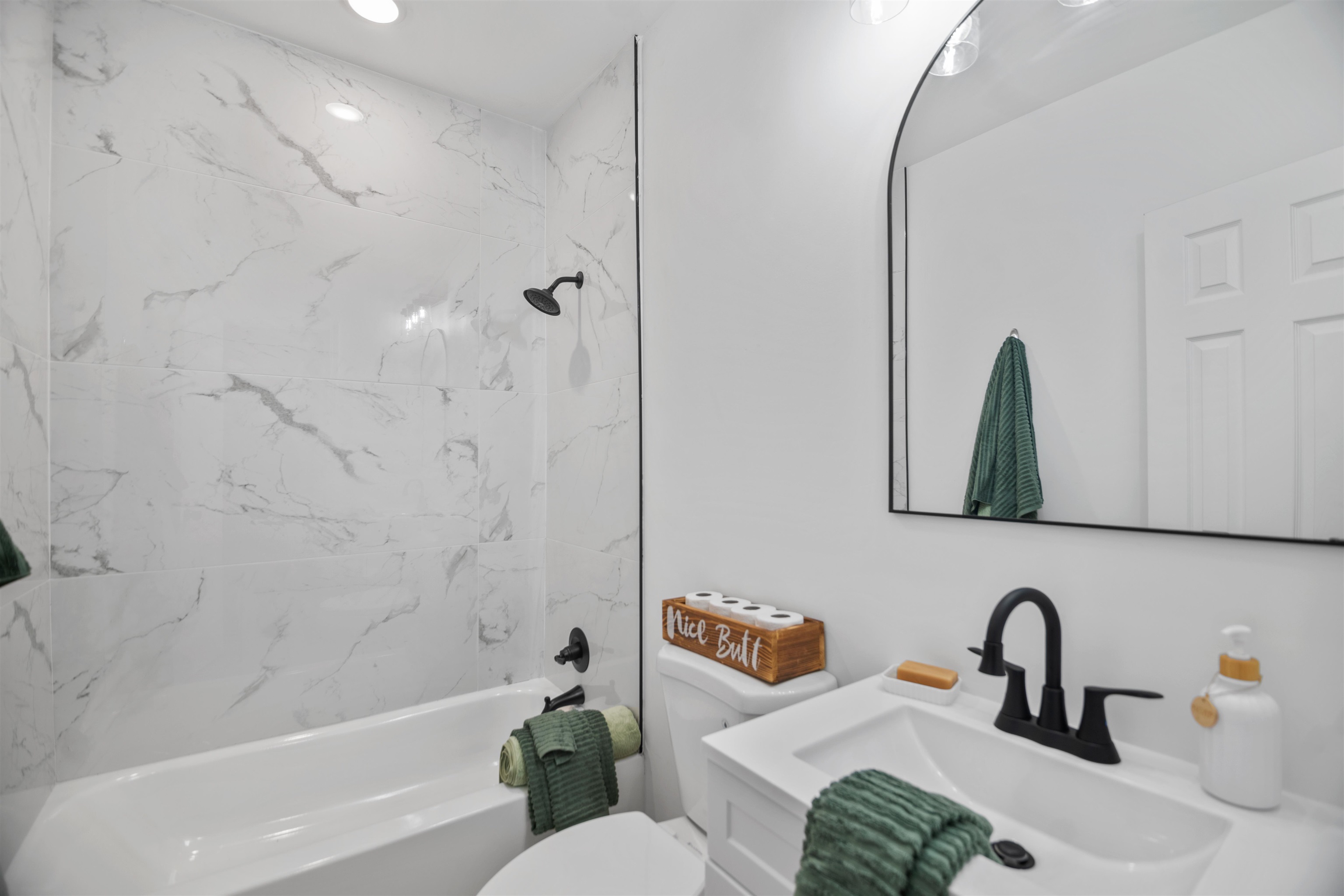 617 W Olive Street Property Photo 8