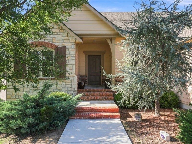 2029 N Paddock Green Property Photo 3
