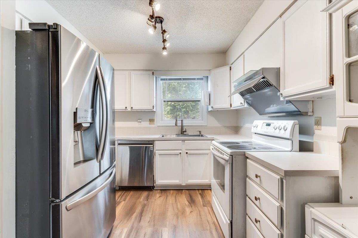 3830 S Brummett Property Photo 4