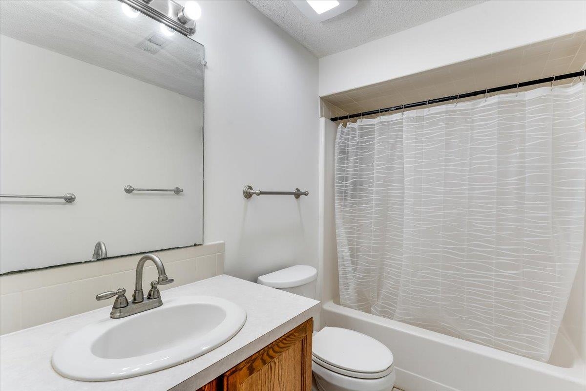3830 S Brummett Property Photo 12