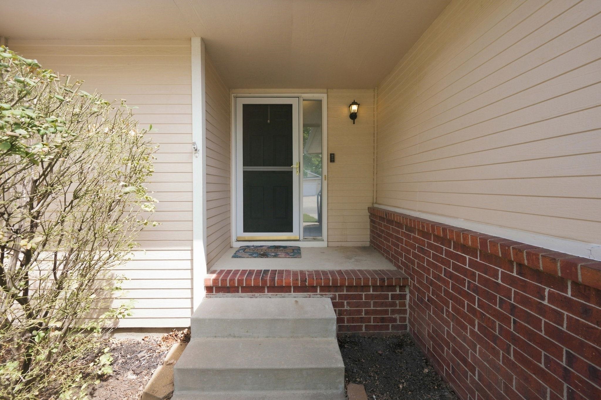 2706 N Meadow Oaks Ct Property Photo 5