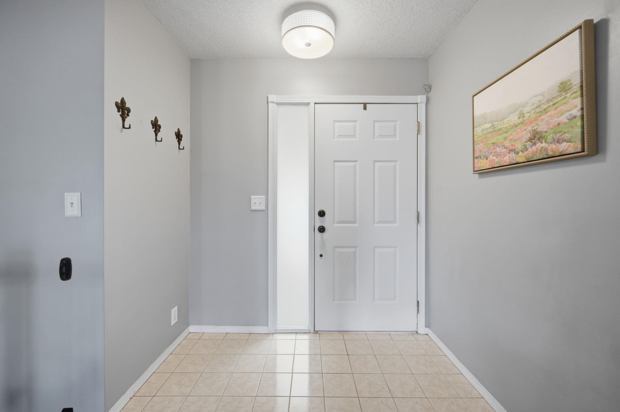 2706 N Meadow Oaks Ct Property Photo 6