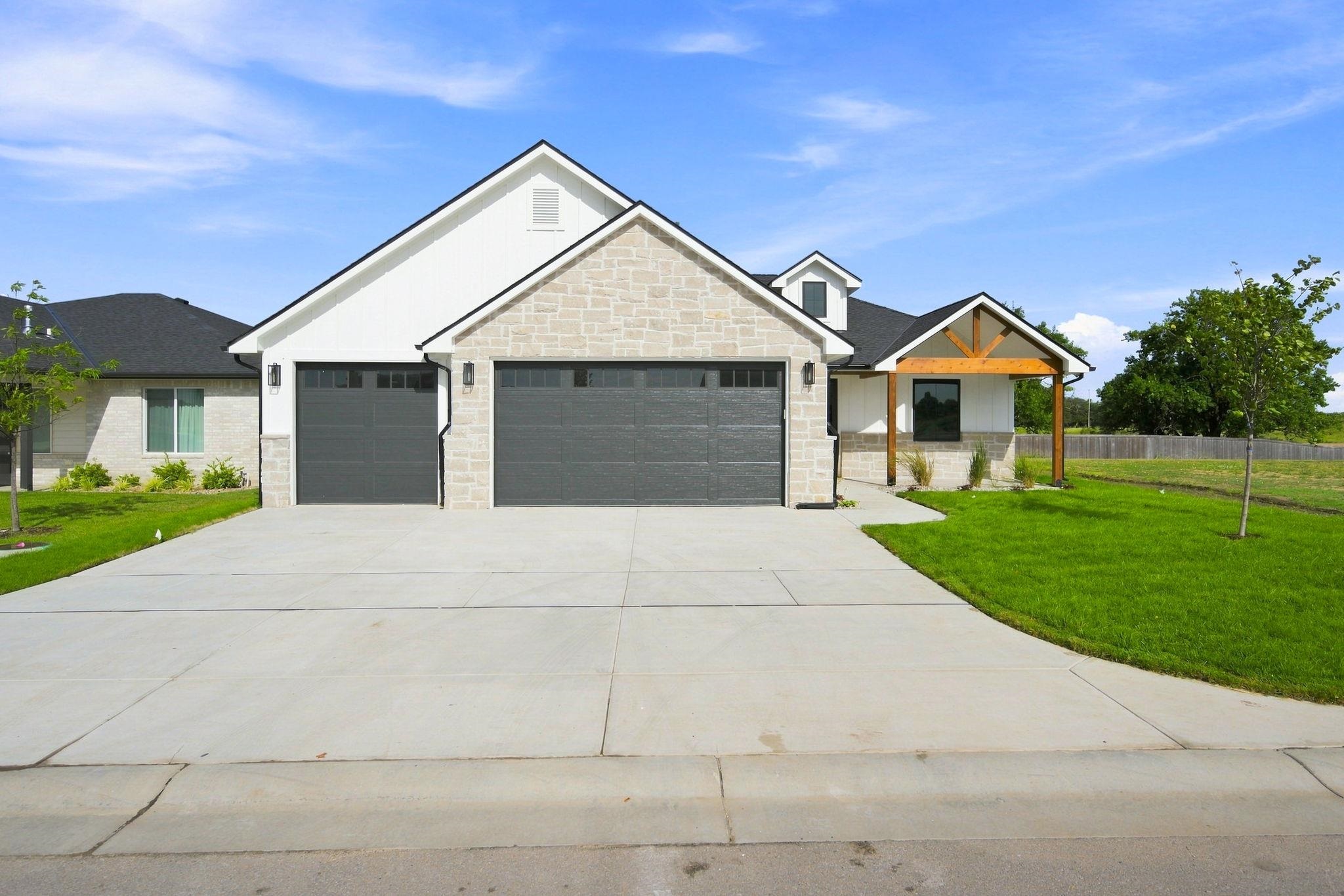861 N Speyside Property Photo 1