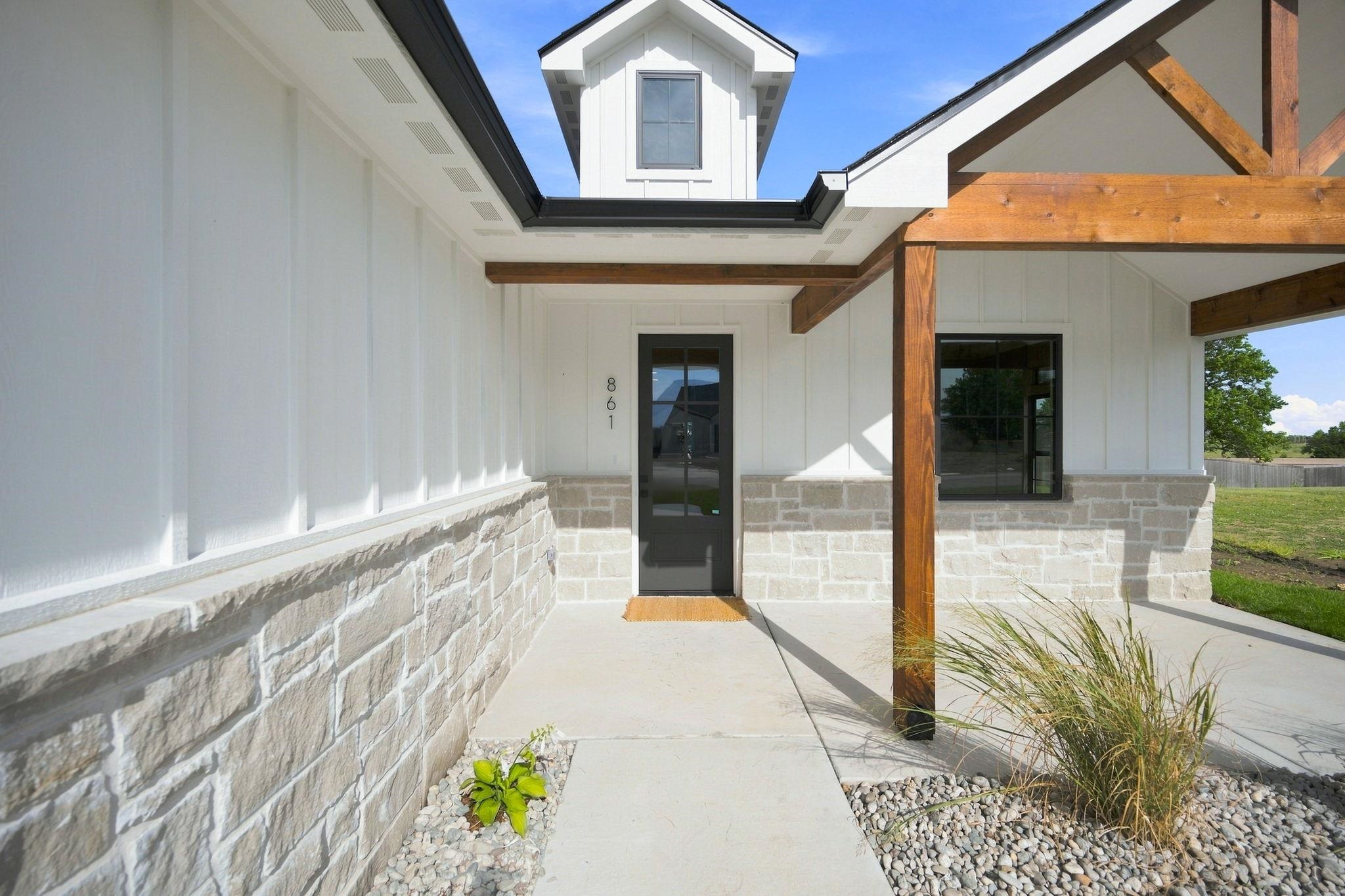 861 N Speyside Property Photo 2