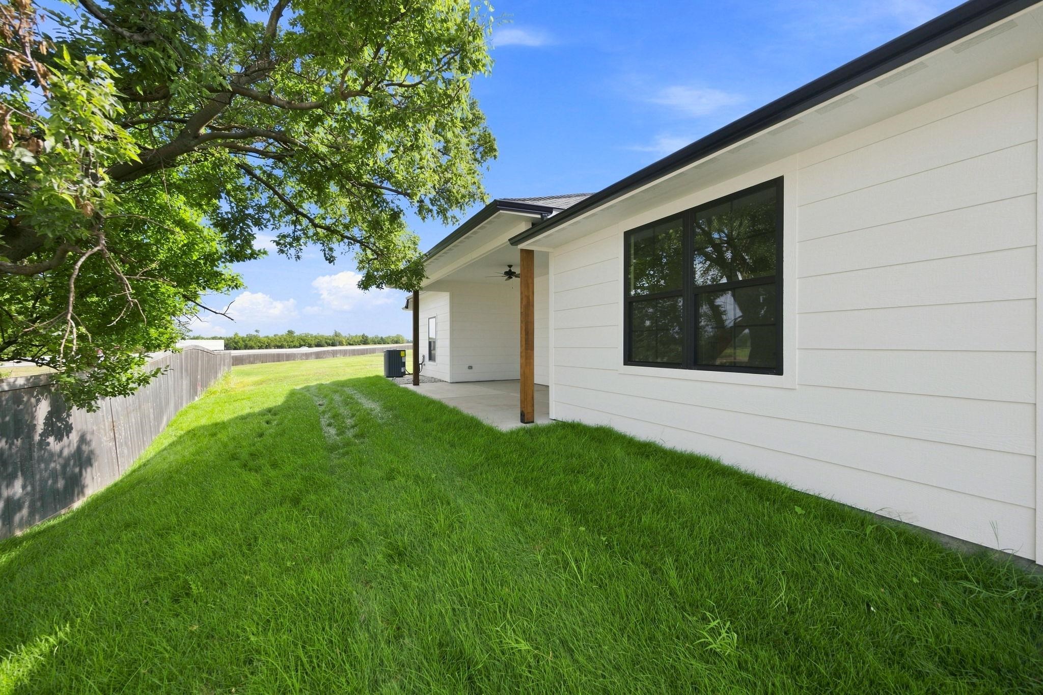 861 N Speyside Property Photo 33
