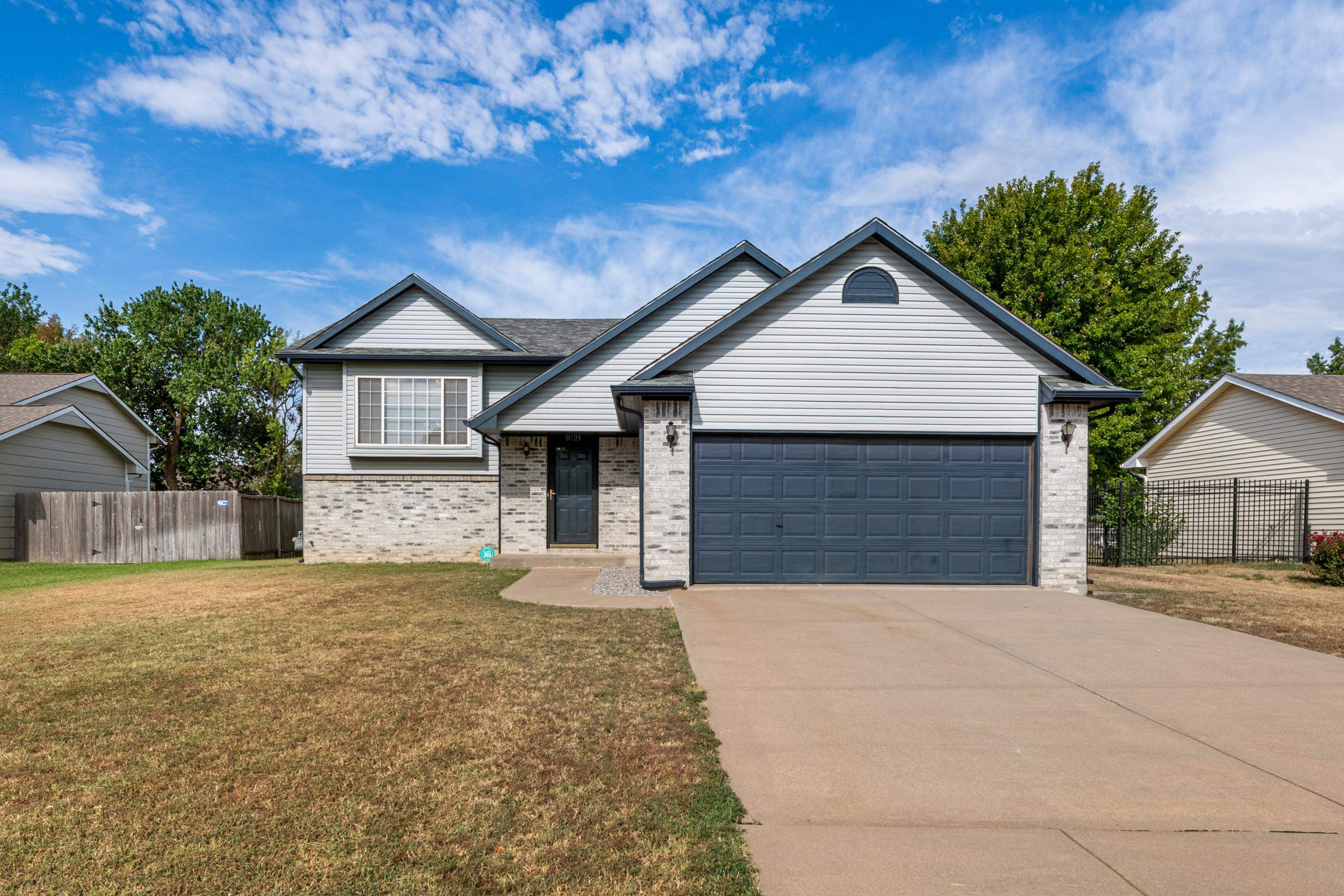 1821 S Shefford Cir Property Photo 1
