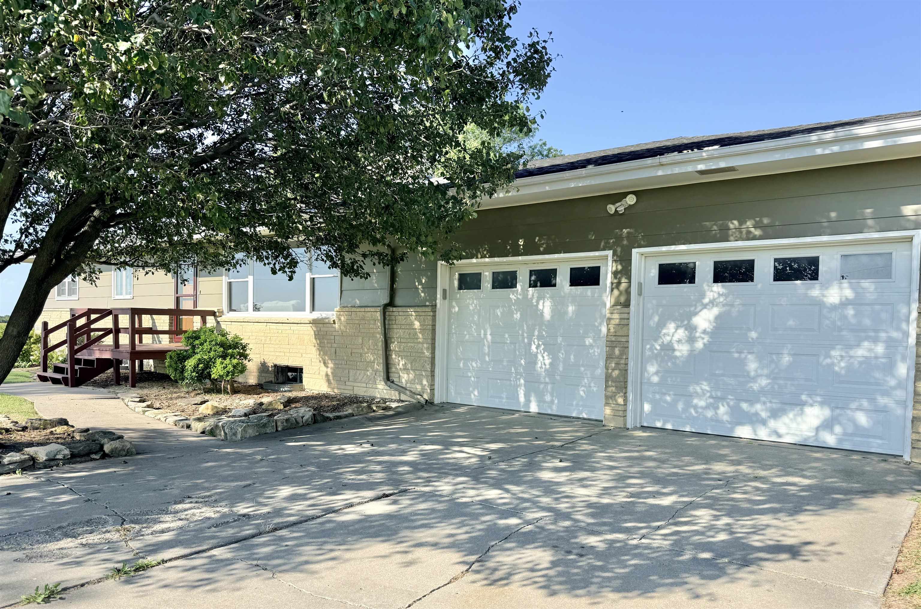 2402 S 2800 Rd.