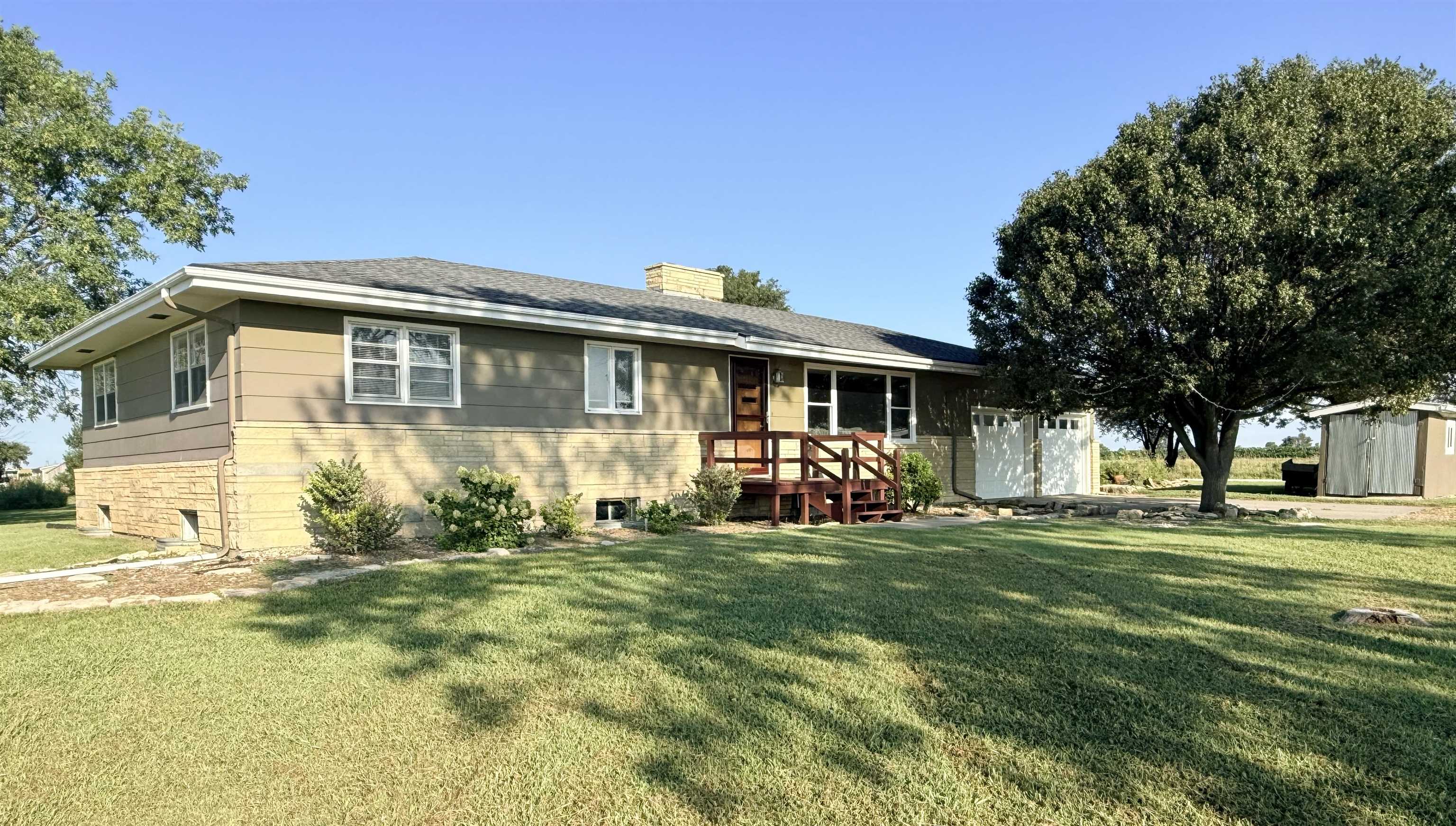 2402 S 2800 Rd. Property Photo 1