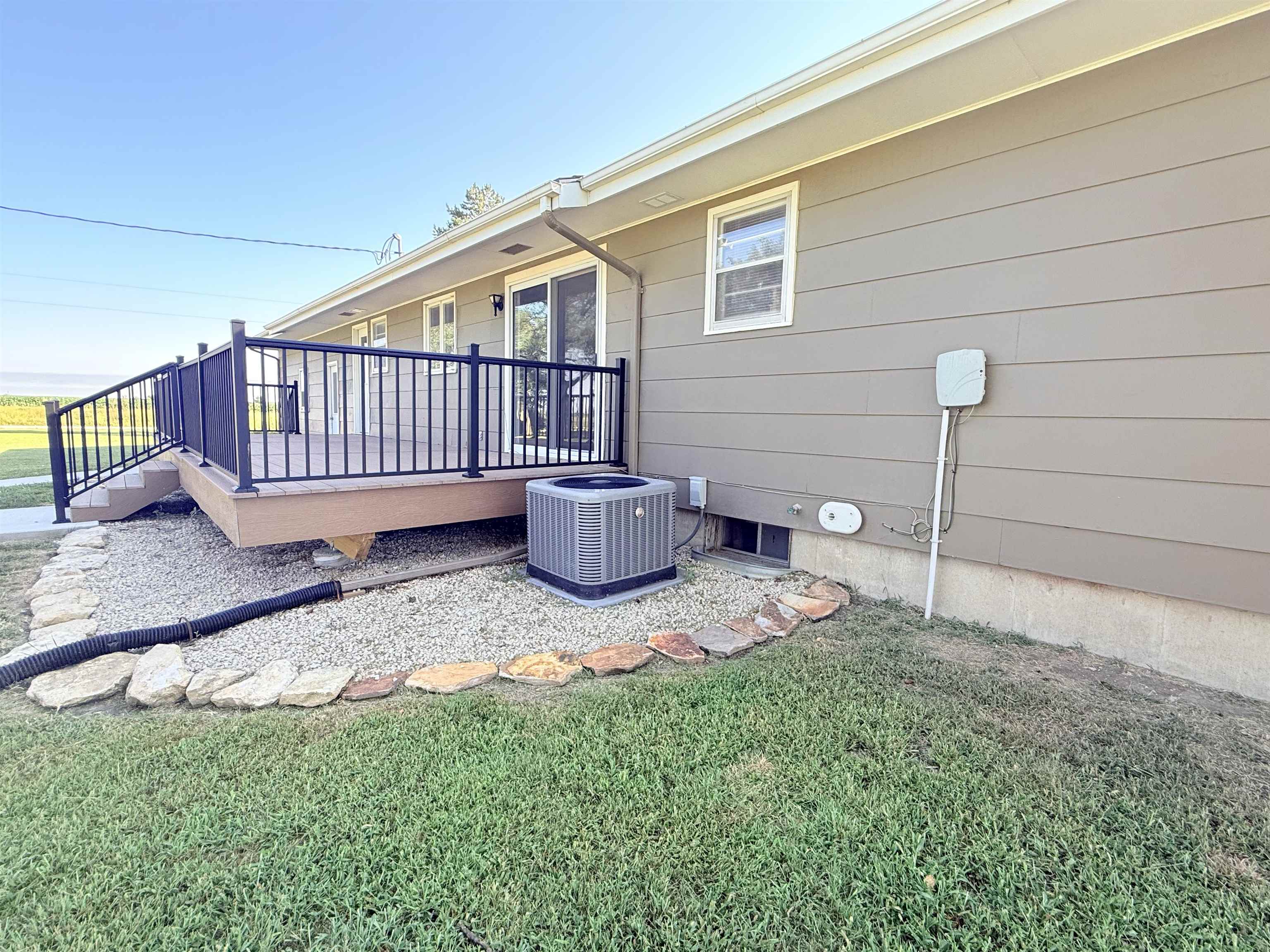 2402 S 2800 Rd. Property Photo 29