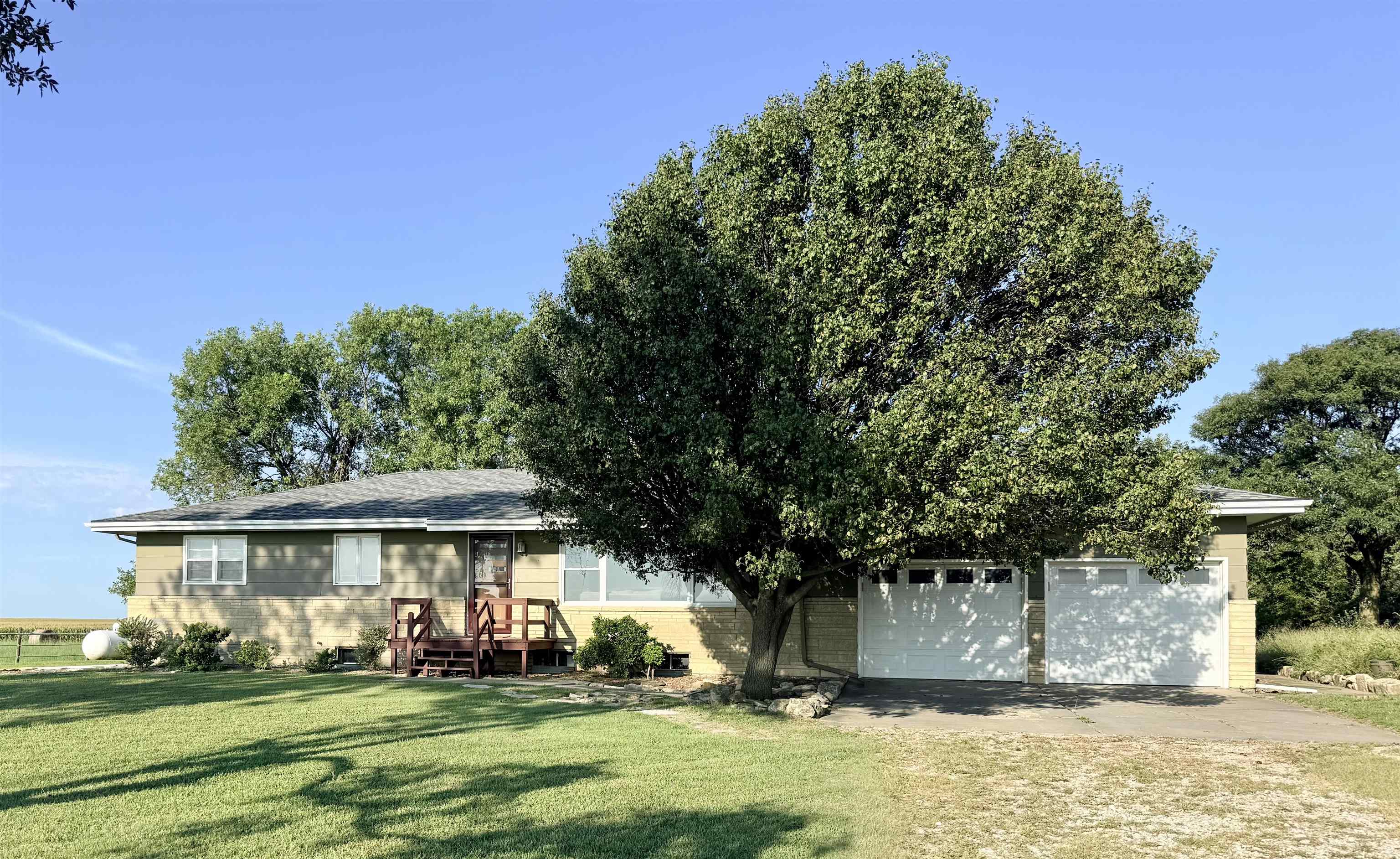 2402 S 2800 Rd. Property Photo 34