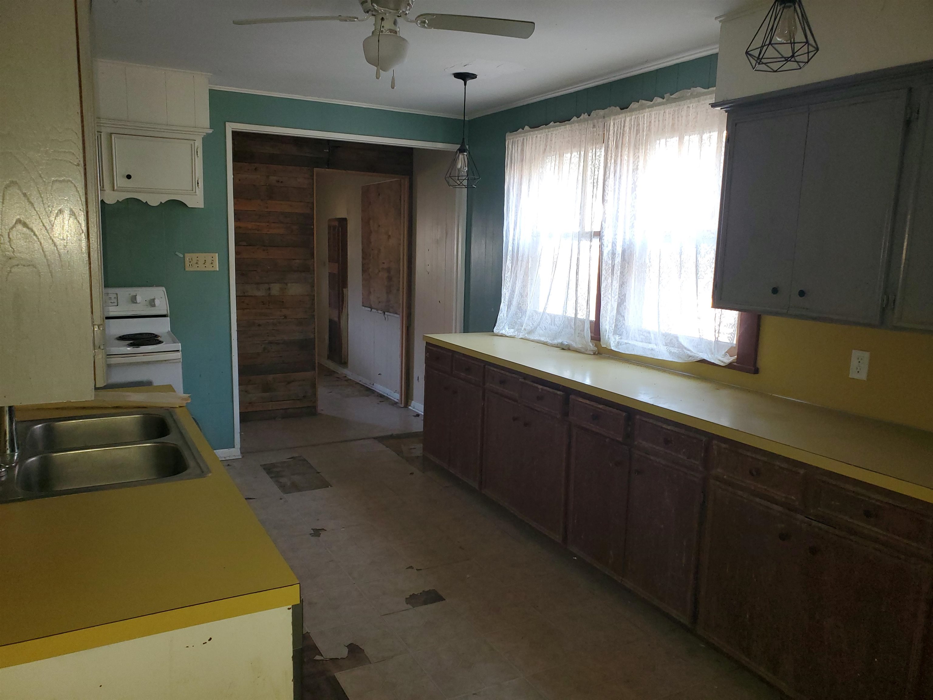 209 N A Property Photo 6
