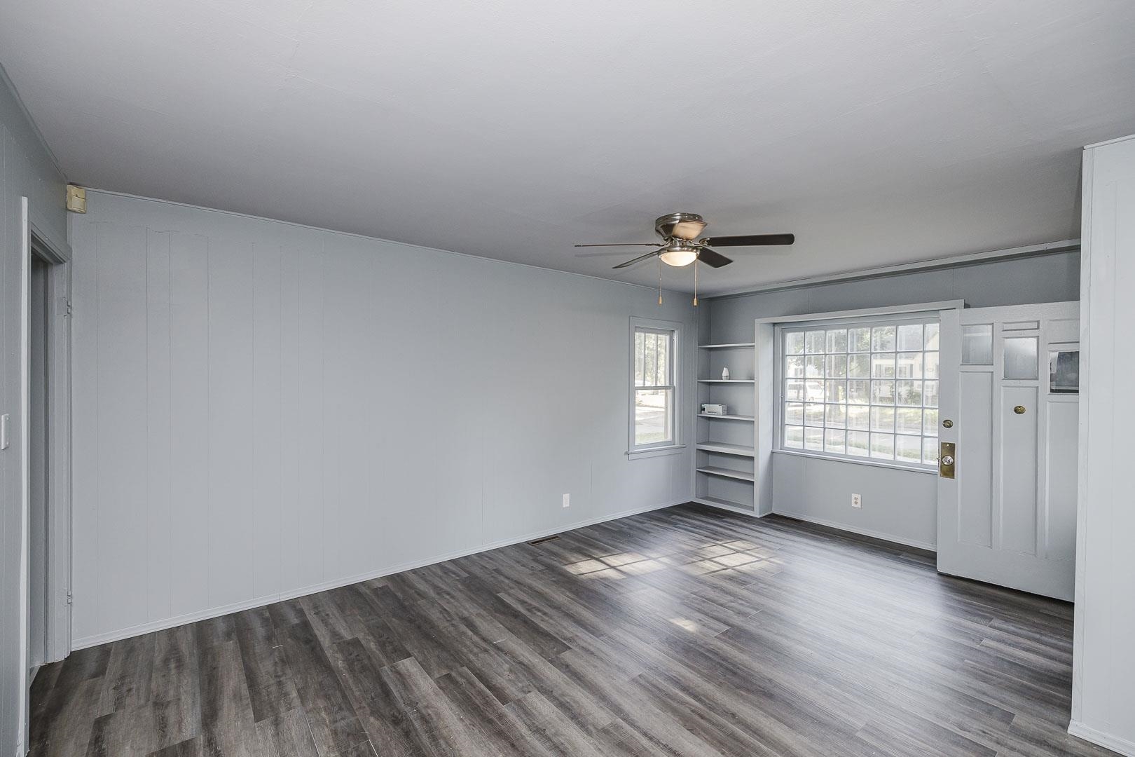 1527 N Woodland Property Photo 4