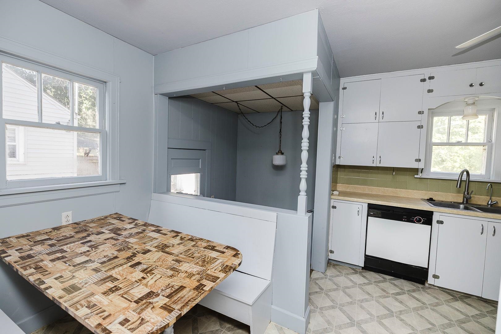 1527 N Woodland Property Photo 6