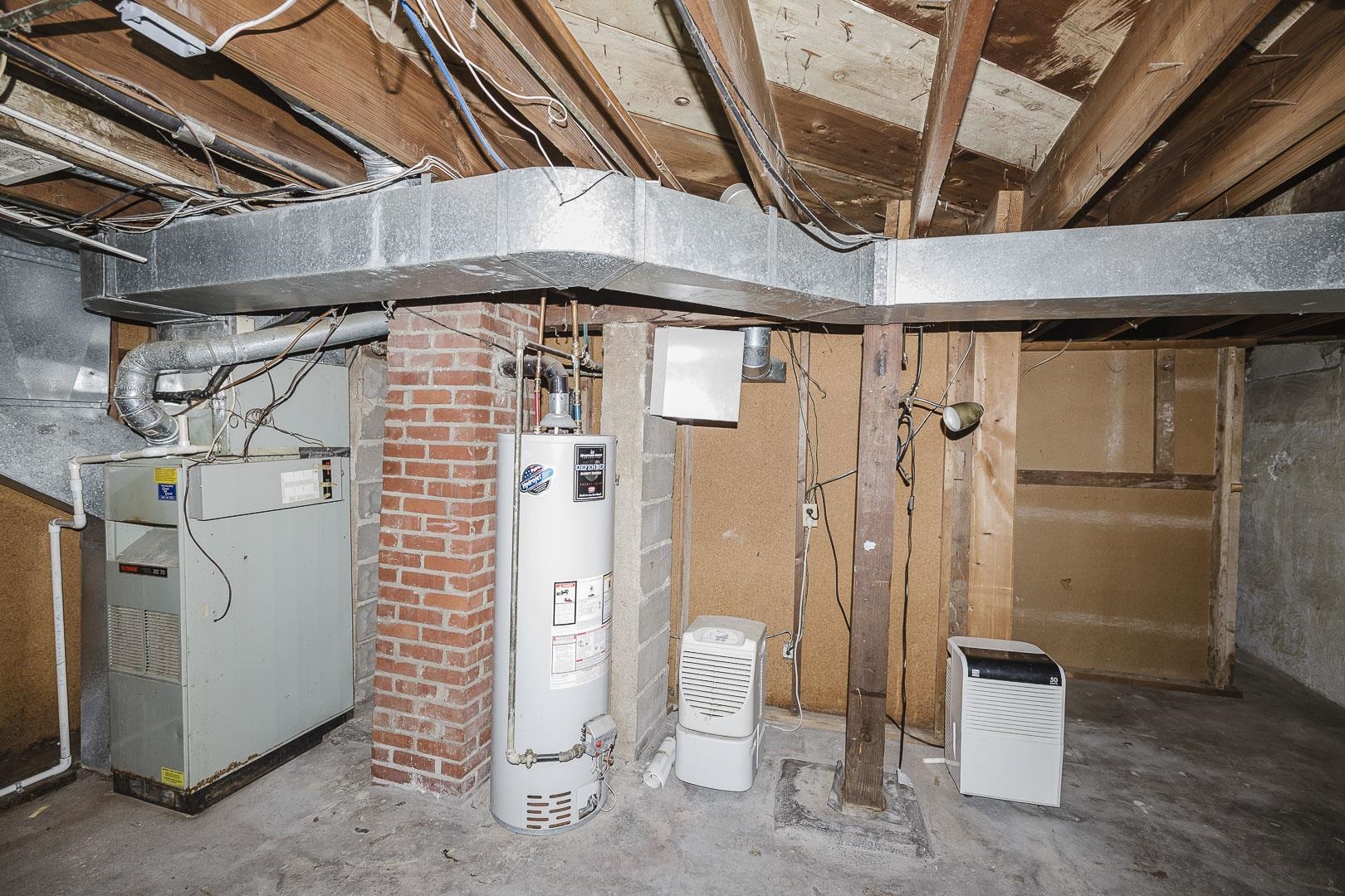 1527 N Woodland Property Photo 13