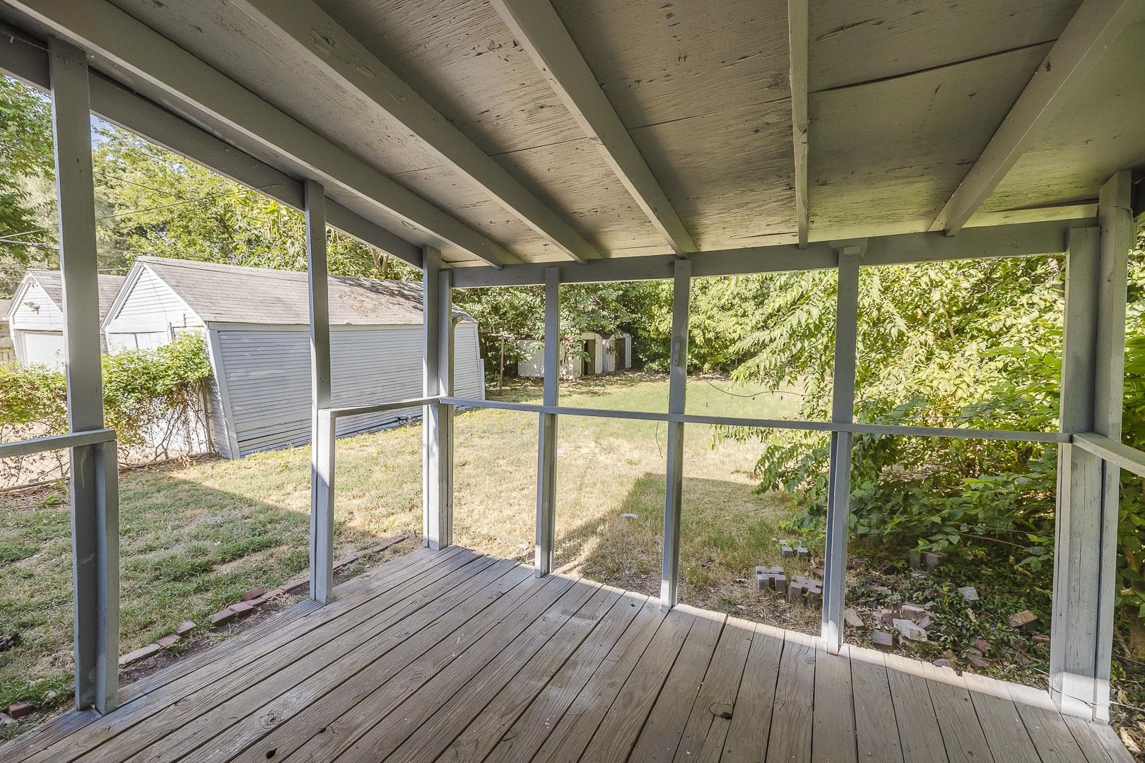 1527 N Woodland Property Photo 22