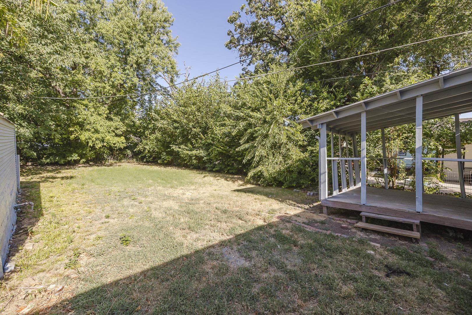 1527 N Woodland Property Photo 24