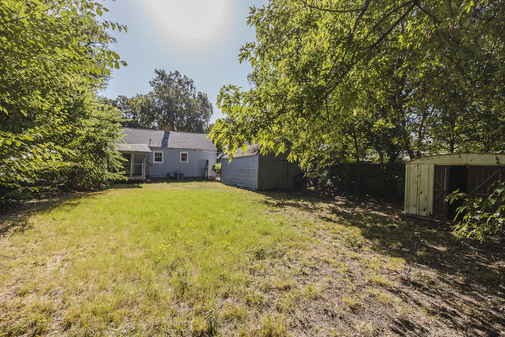 1527 N Woodland Property Photo 27